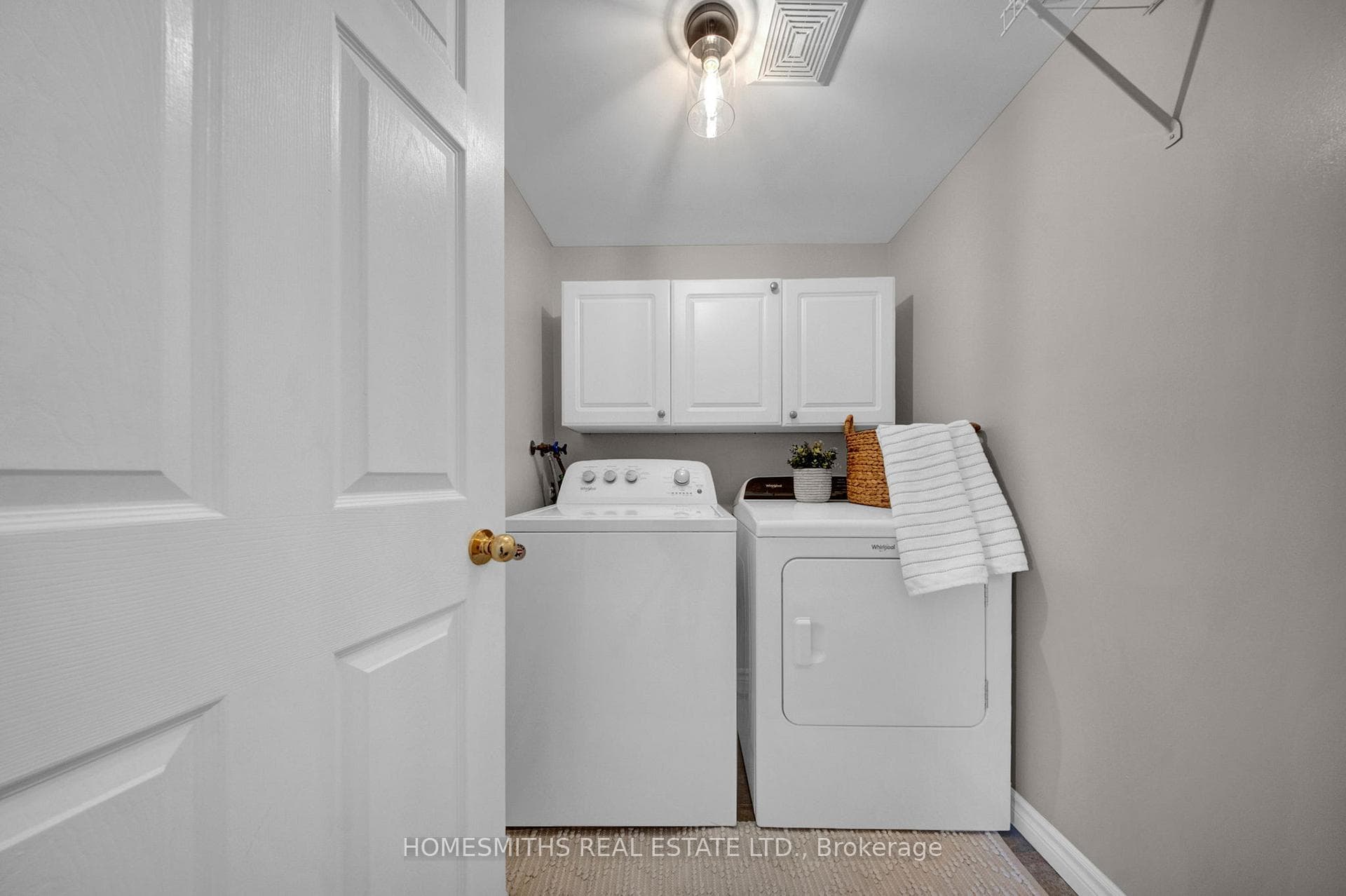 147 Sleeman Square photo 12