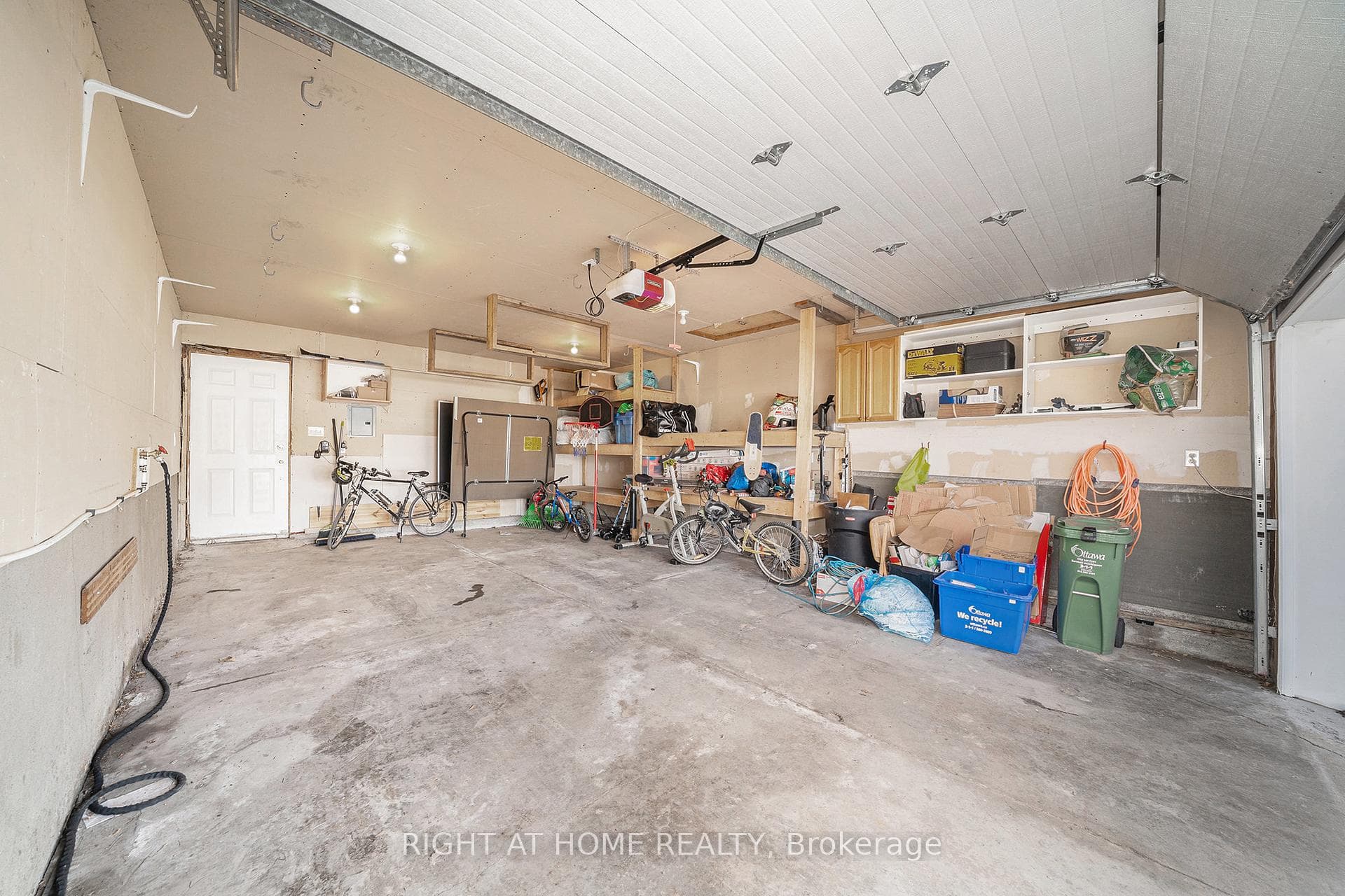 51 Keewatin Crescent photo 34
