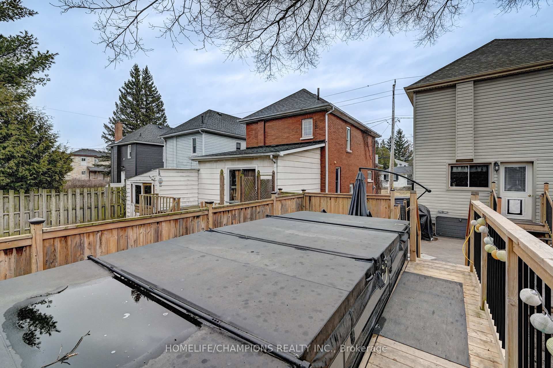 98 McNaughton Street photo 44