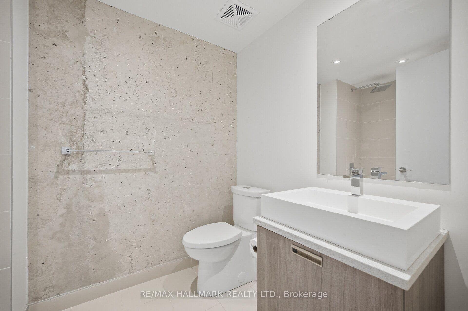 246 Logan Avenue Unit 518 photo 15