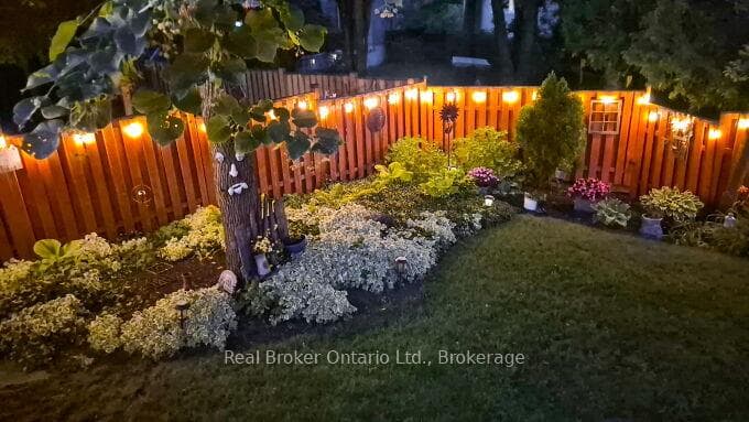 4162 Sutherland Crescent photo 39