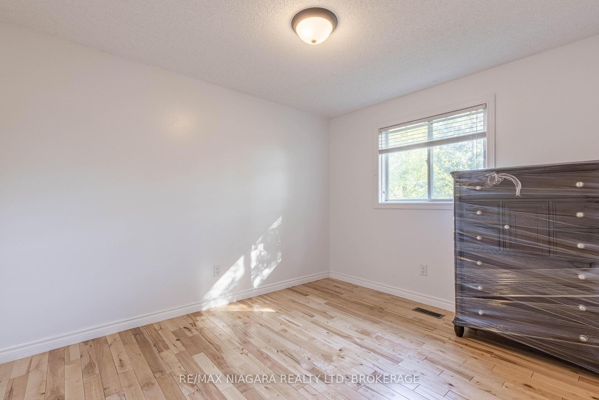 Main Level - Bedroom 2