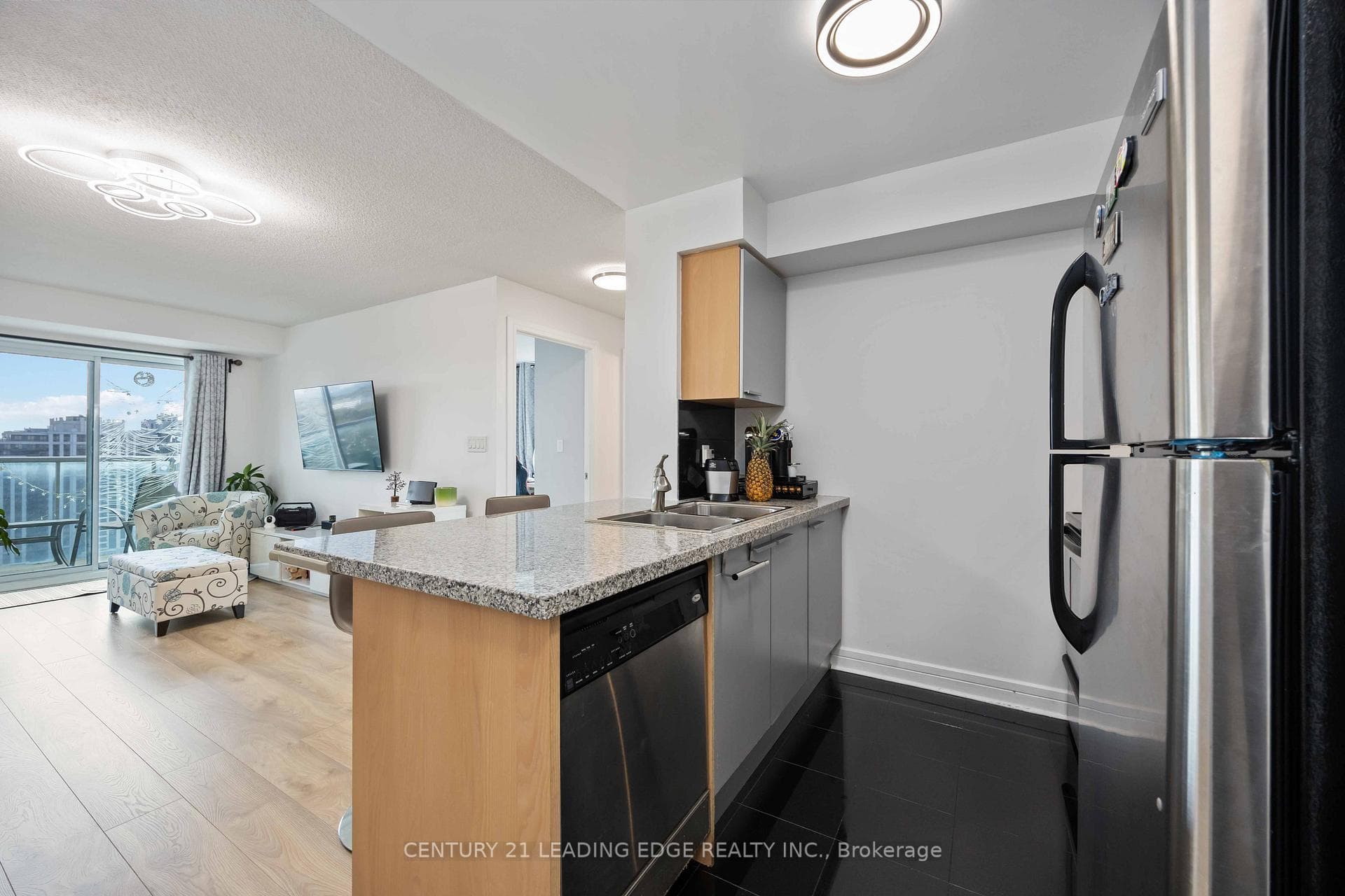 18 Harrison Garden Boulevard Unit 2008 photo 10
