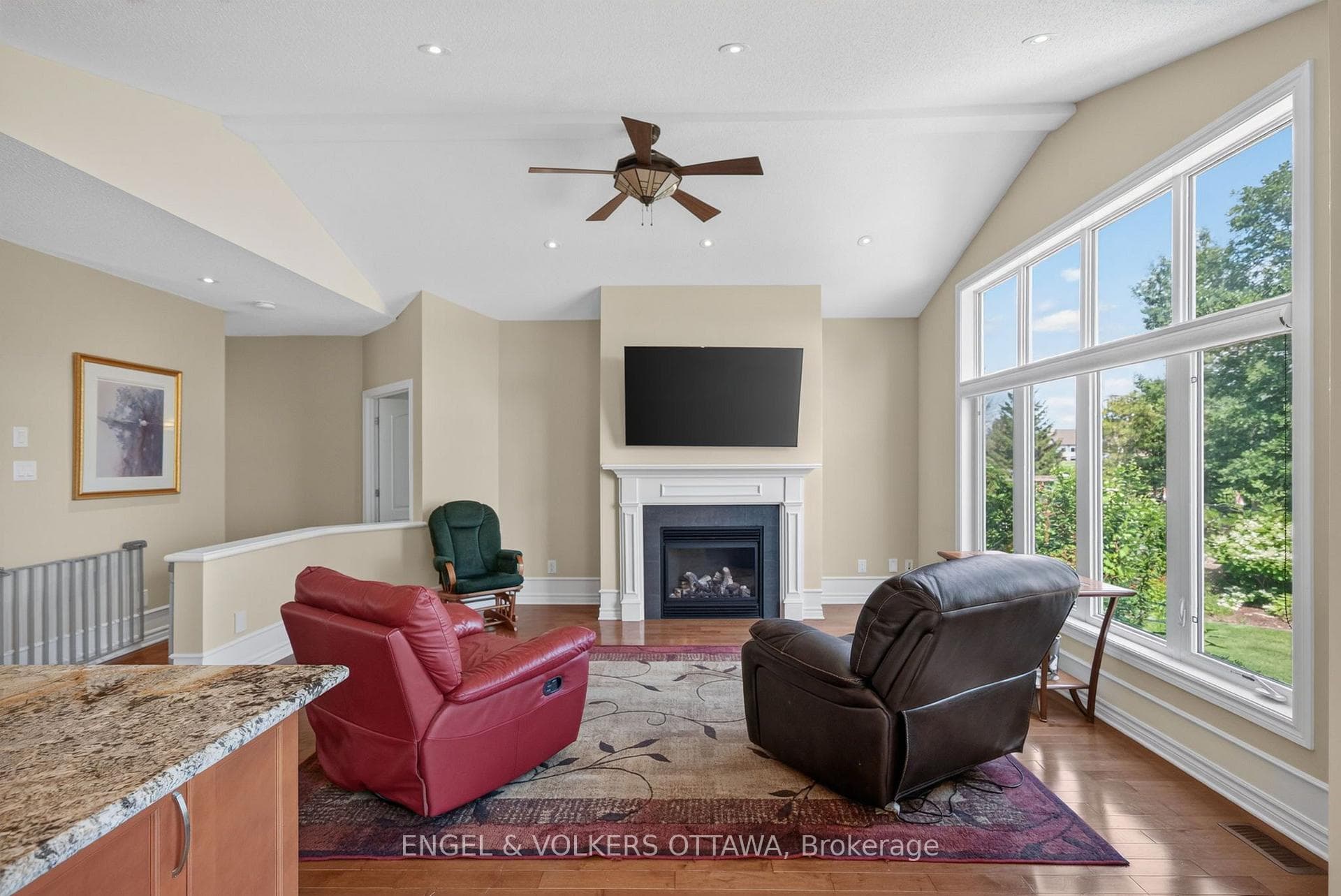 106 Equinelle Drive photo 9