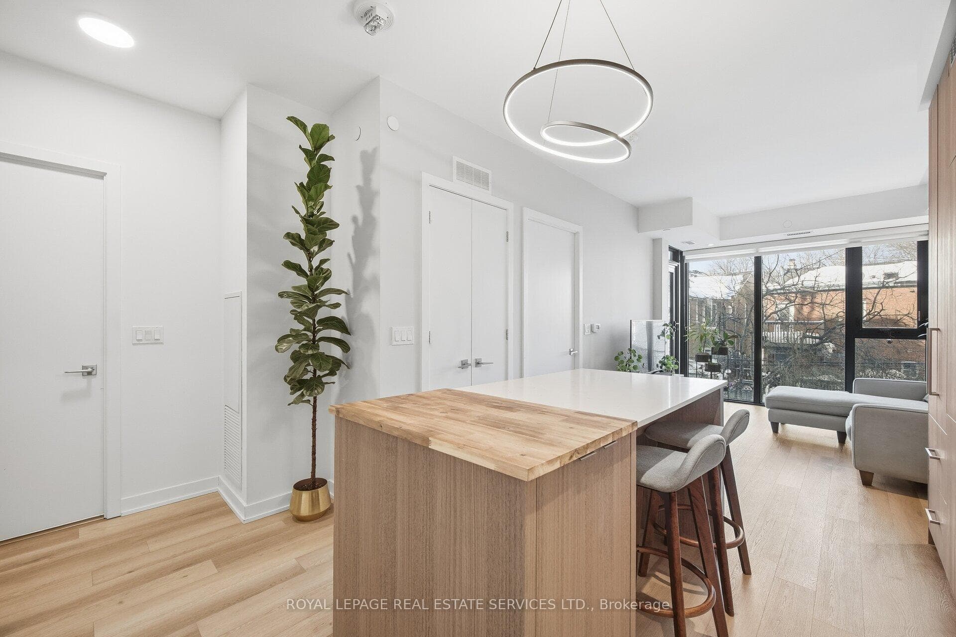 840 St Clair Avenue Unit 406 photo 8