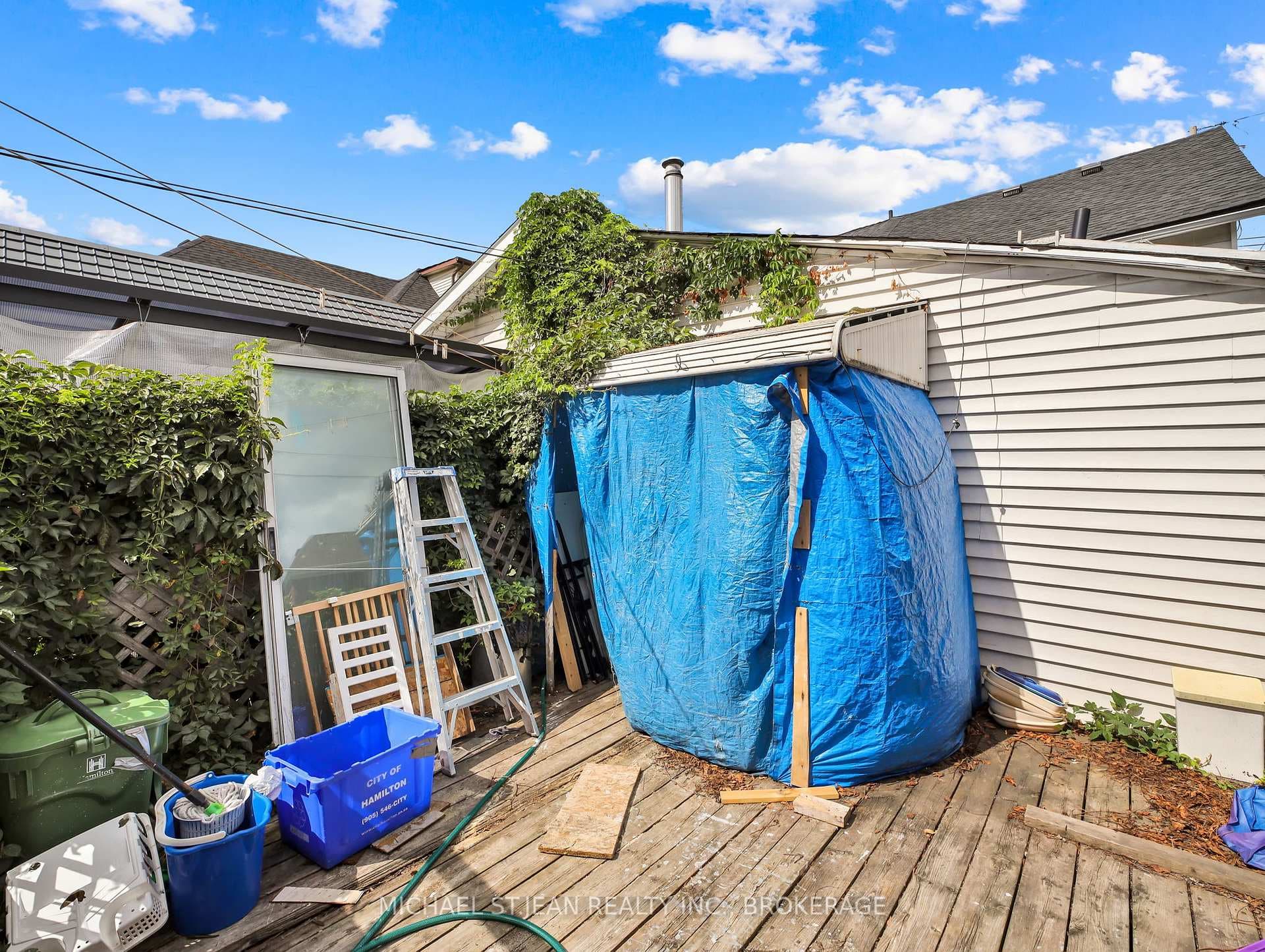 110 Emerald Street photo 39