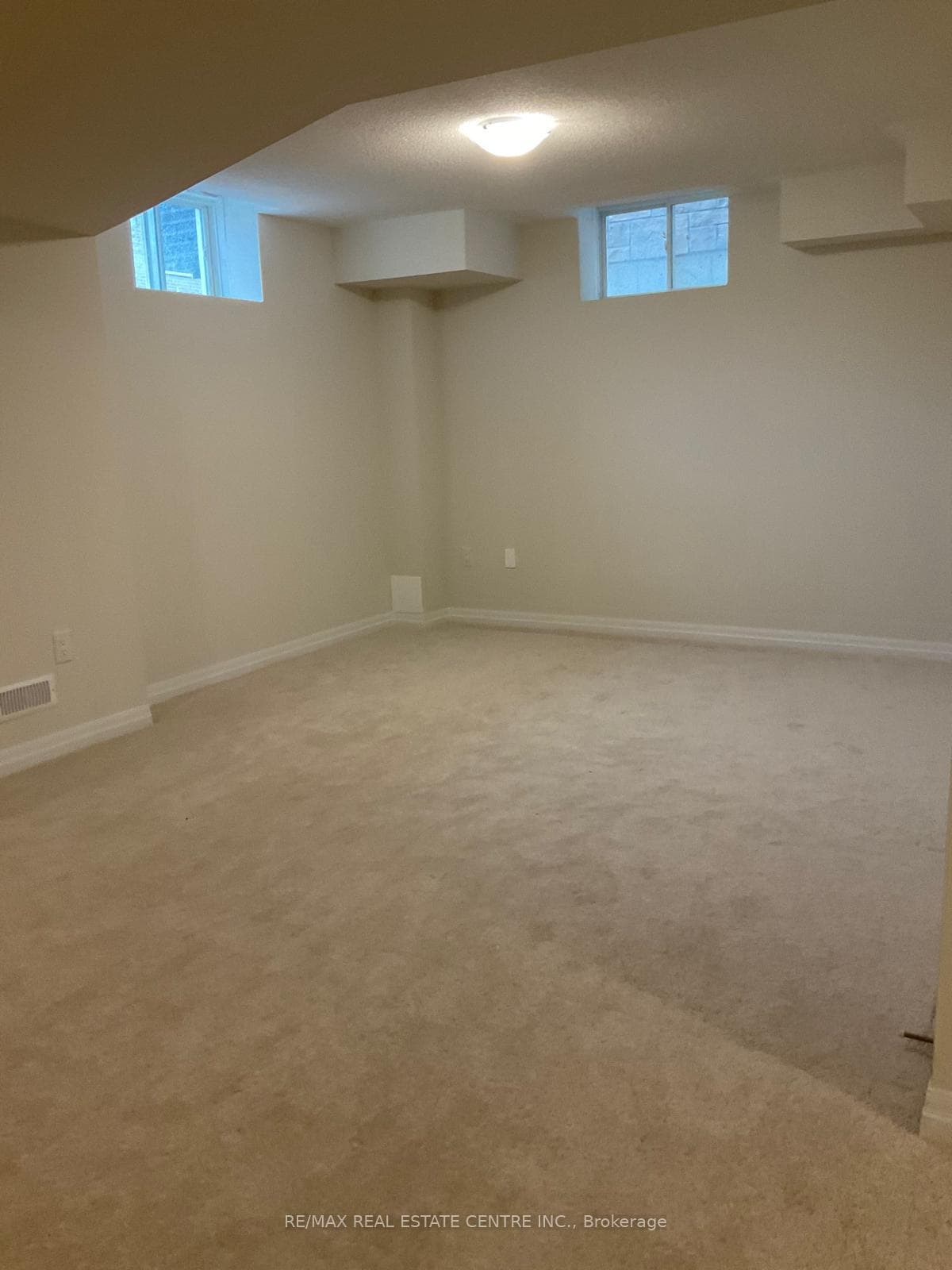 19 Northrop Avenue photo 21