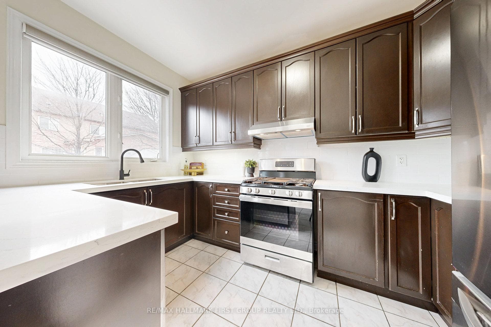 35 Everingham Circle photo 15