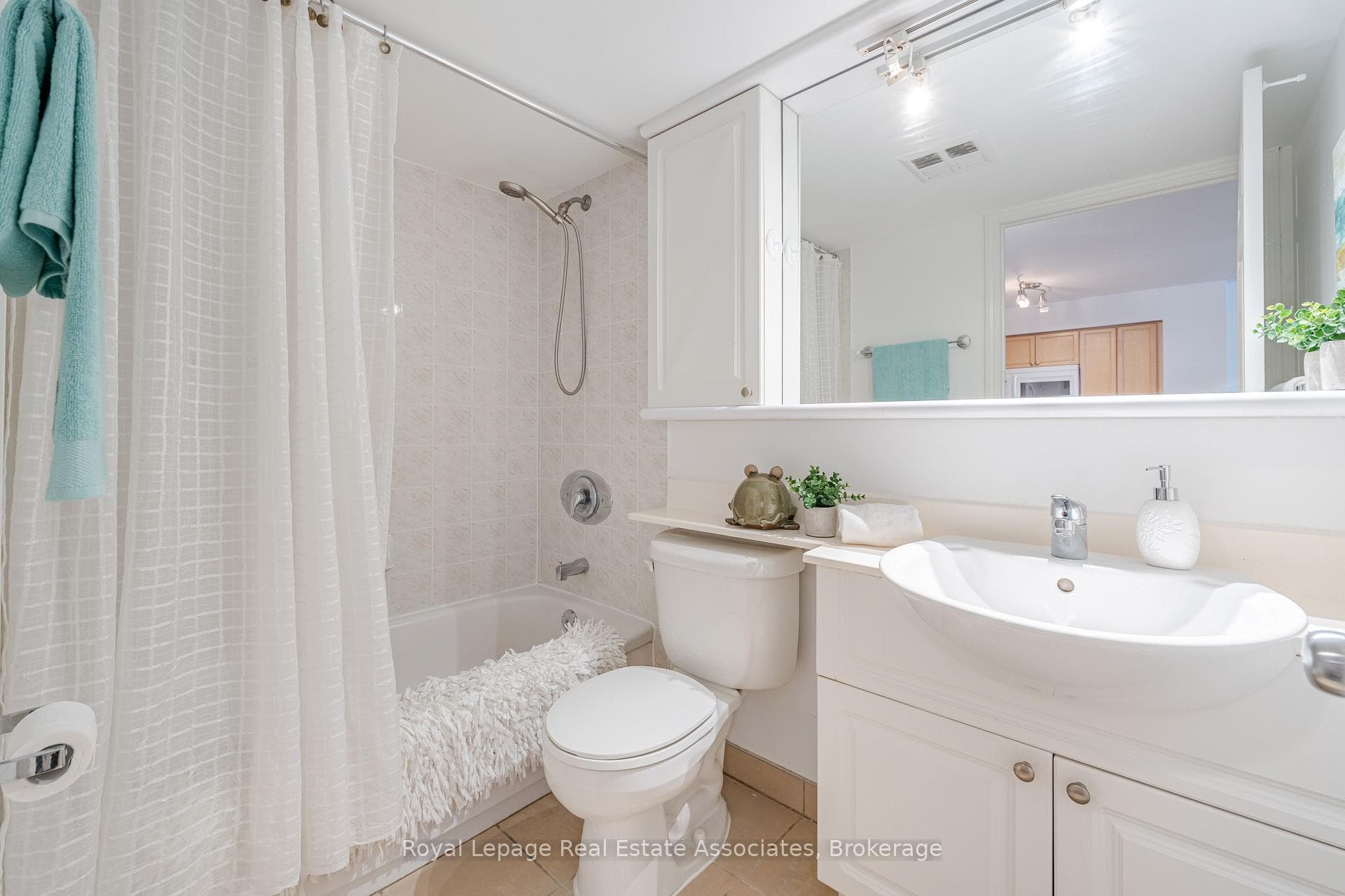 388 Bloor Street Unit 1507 photo 20