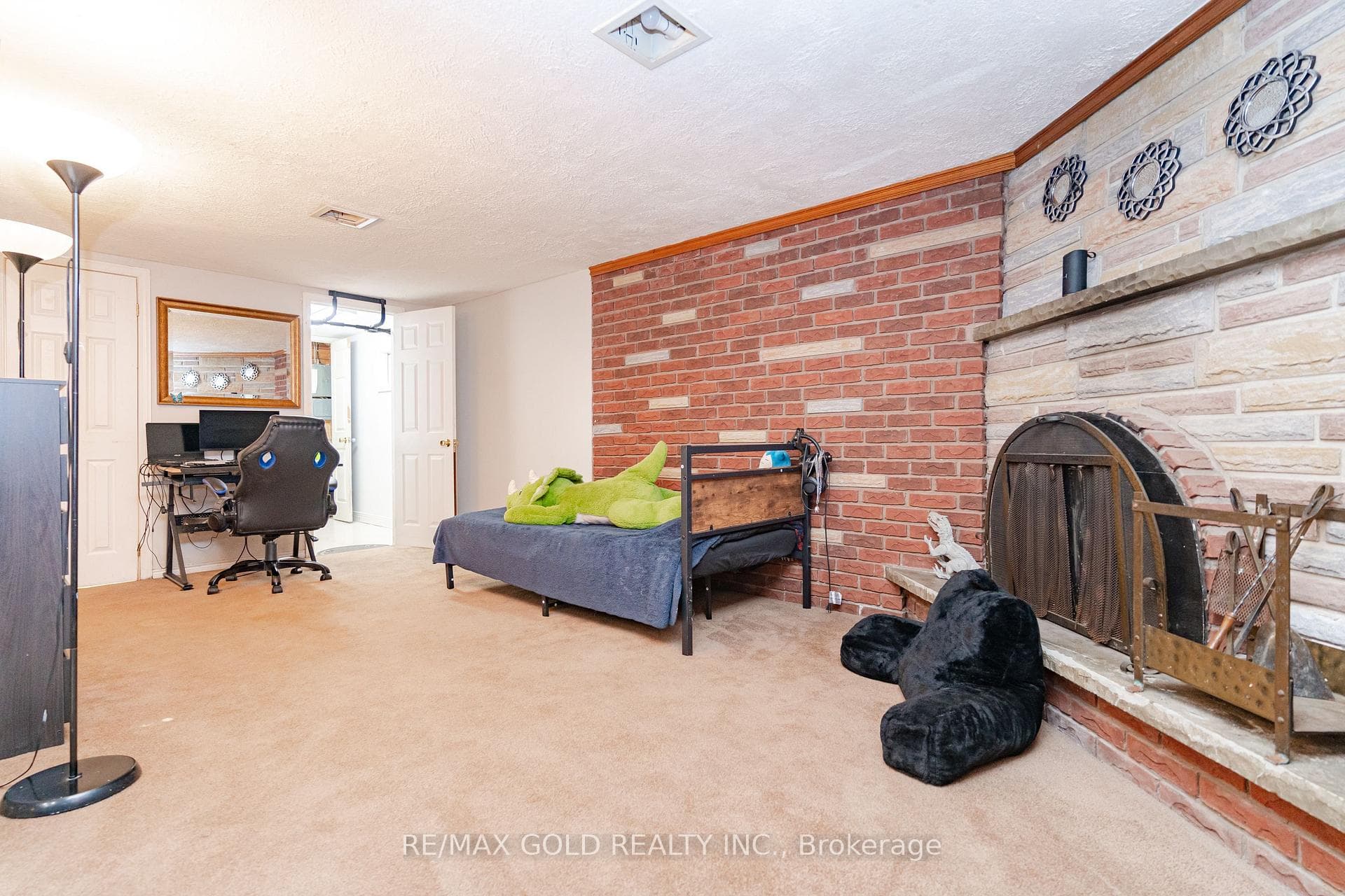 5 Earlsdale Crescent photo 29