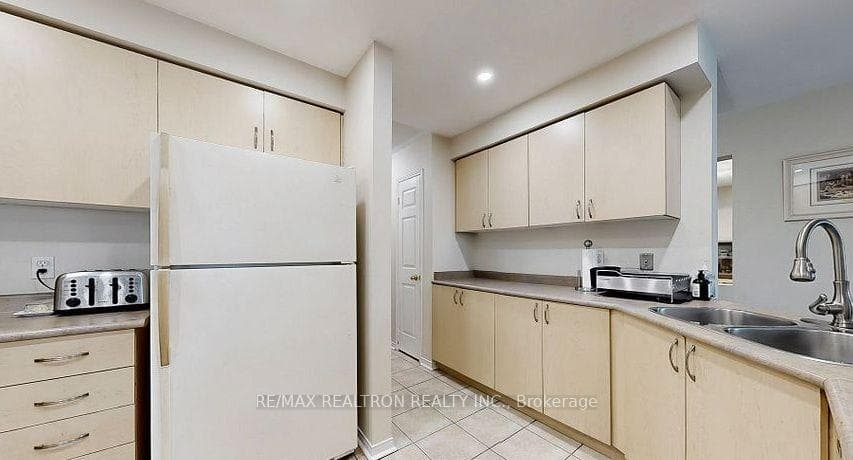 215 Drummond Drive photo 11