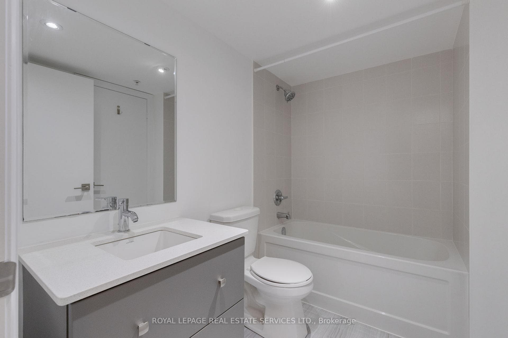 555 Wilson Avenue Unit E406 photo 17