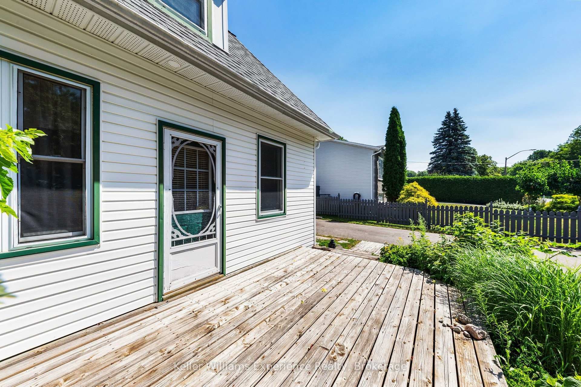 133 Burke Street photo 3