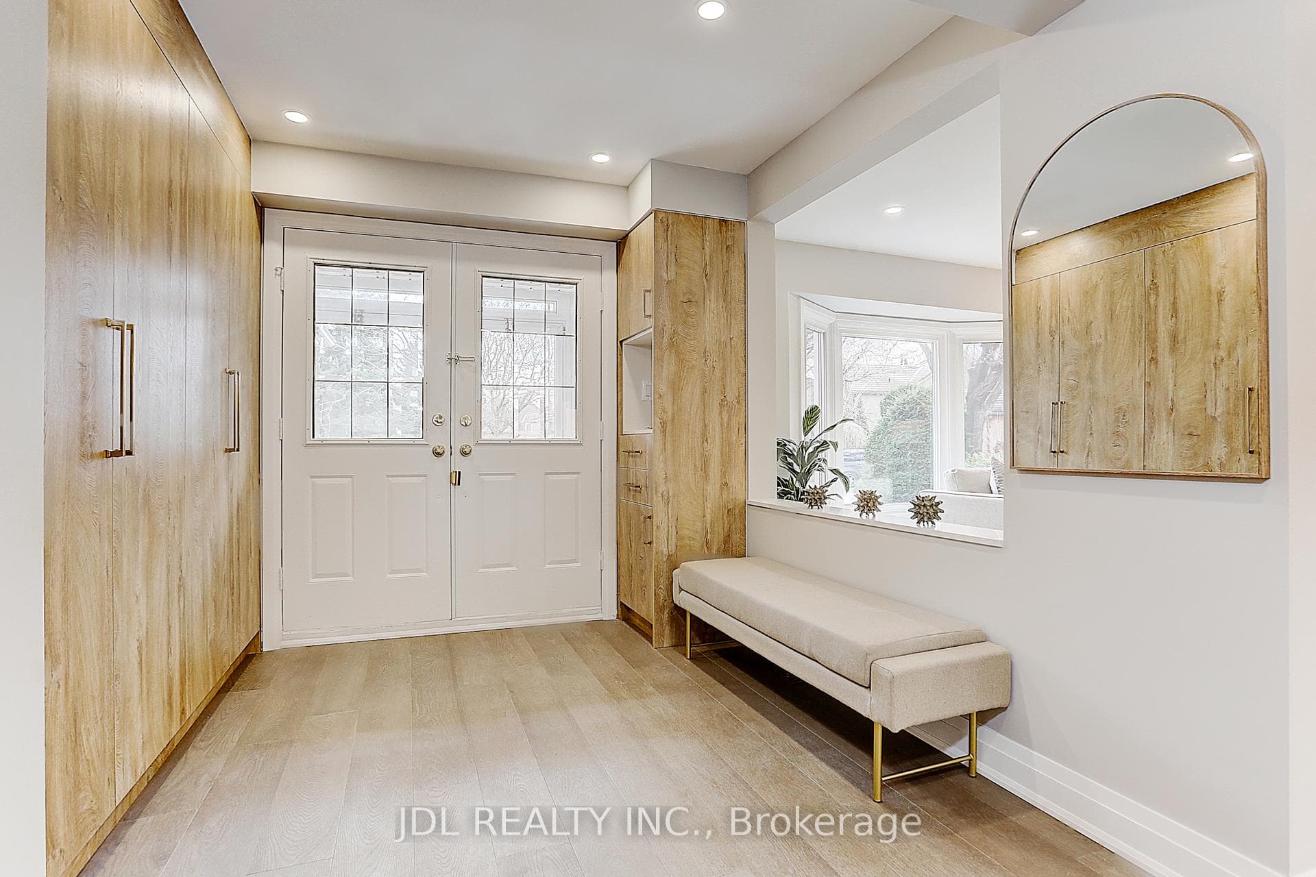 42 Melchior Crescent photo 4