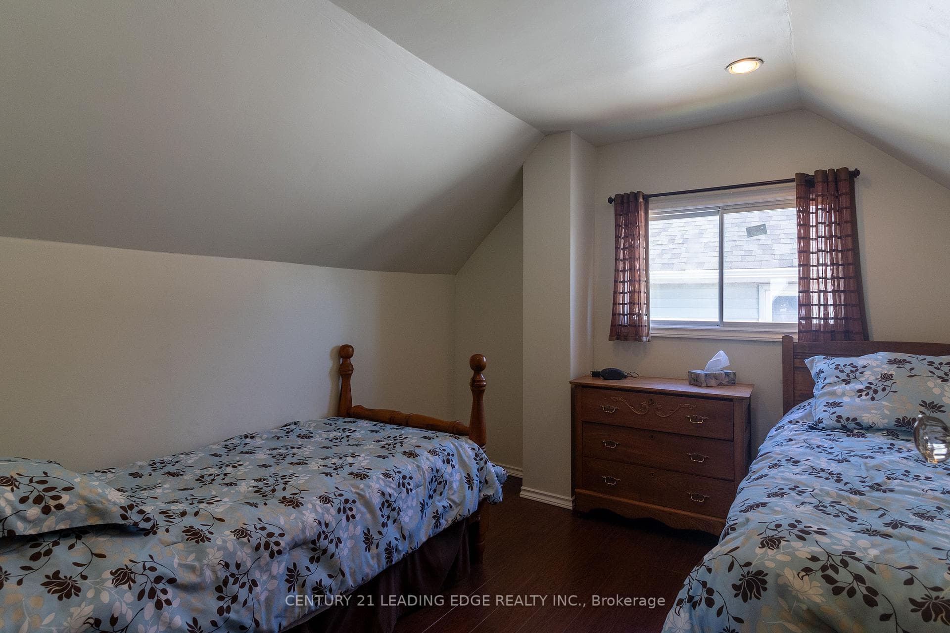 536 Montrave Avenue photo 14