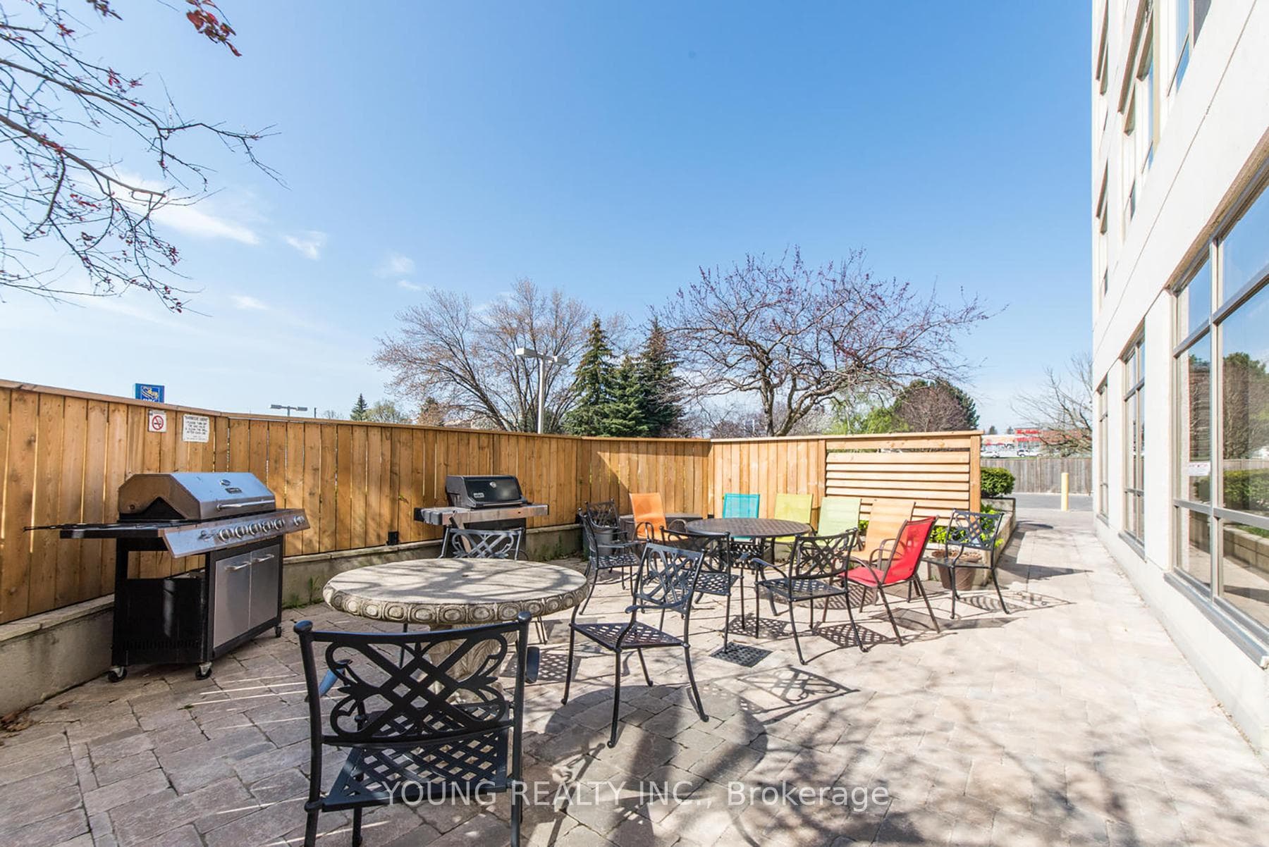 712 Rossland Road Unit 305 photo 39