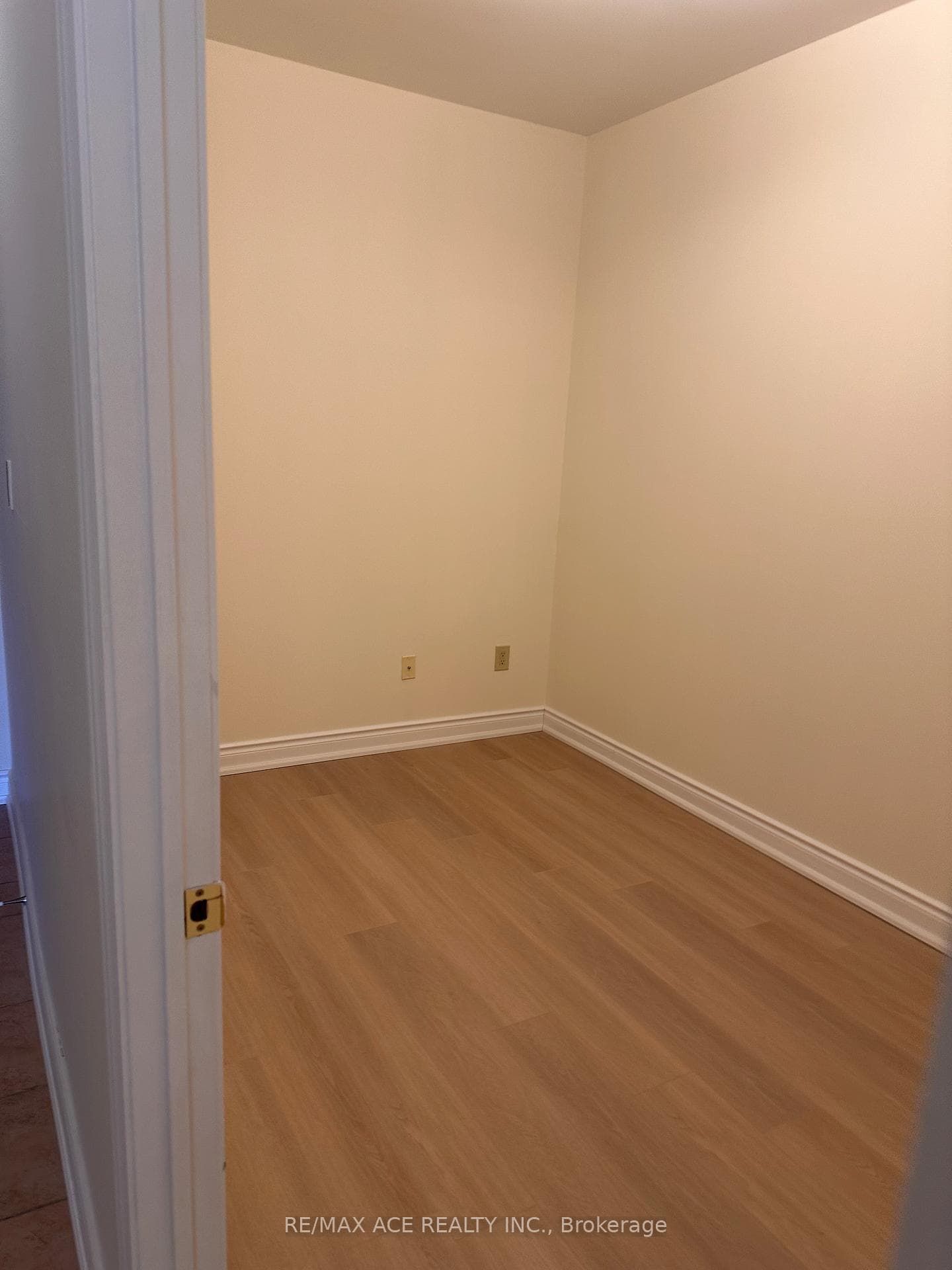 10 Gateway Boulevard Unit 306 photo 11
