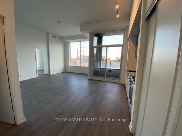 270 Dufferin Street Unit 203 photo 3