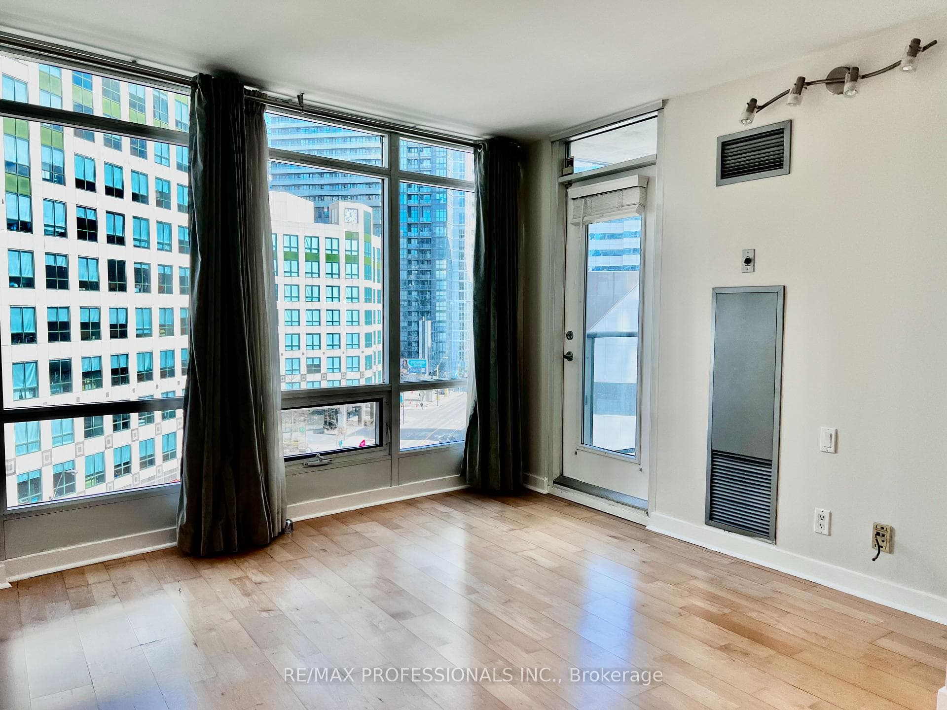 361 Front Street Unit 812 photo 12