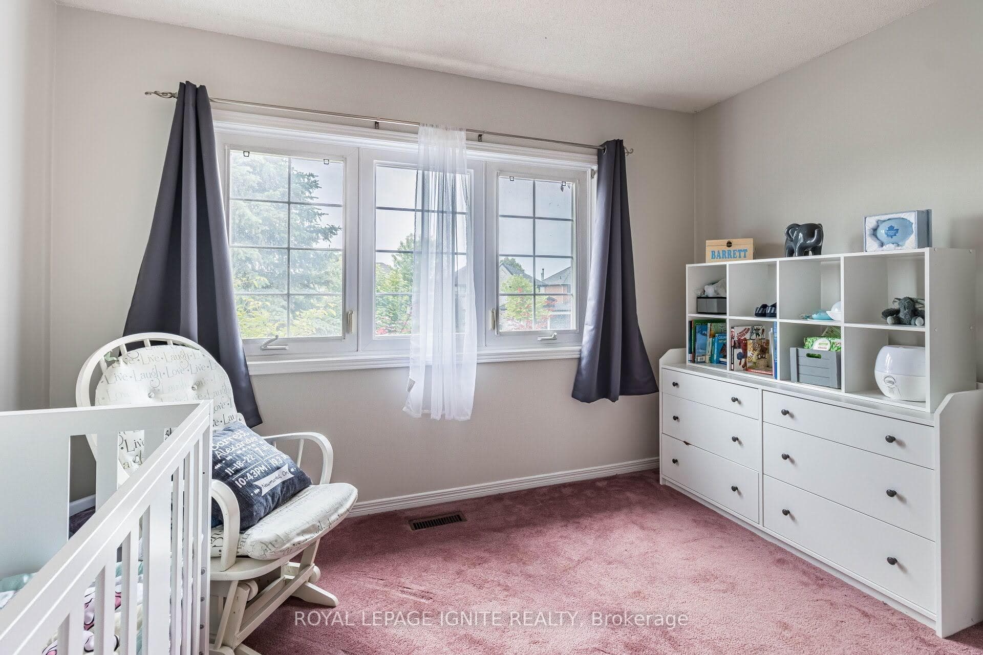 40 Foxchase Drive photo 14