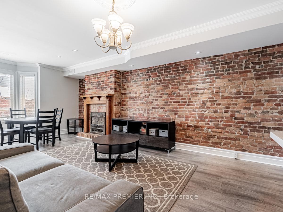 10 St Annes Road Unit Upper photo 3