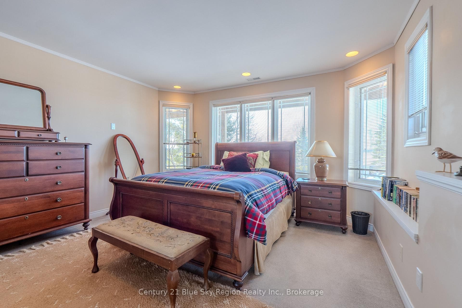 422 Osprey Crescent photo 25