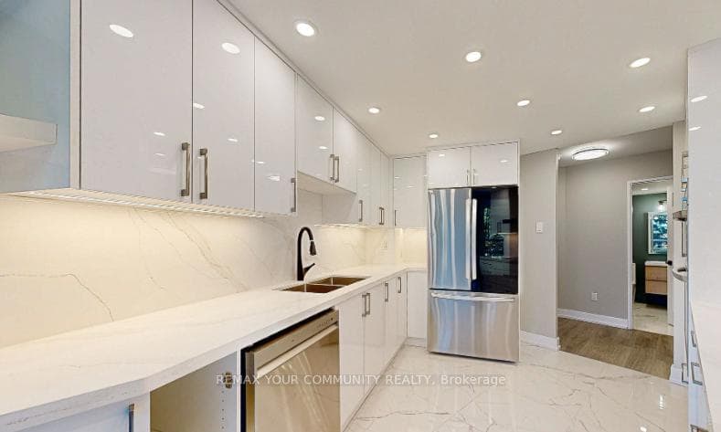 7905 Bayview Avenue Unit 218 photo 14