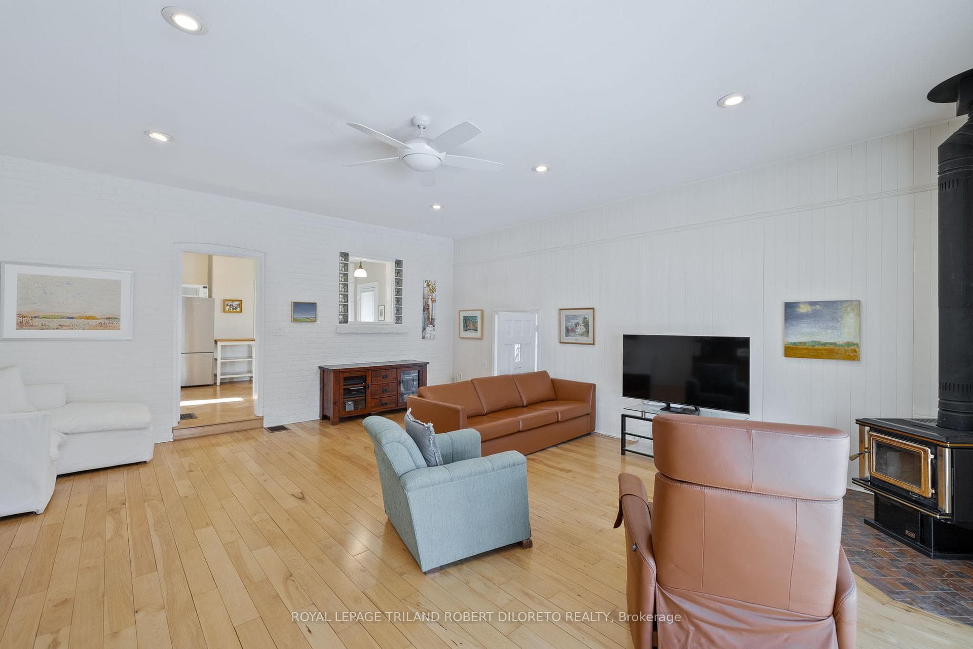 857 William Street photo 12
