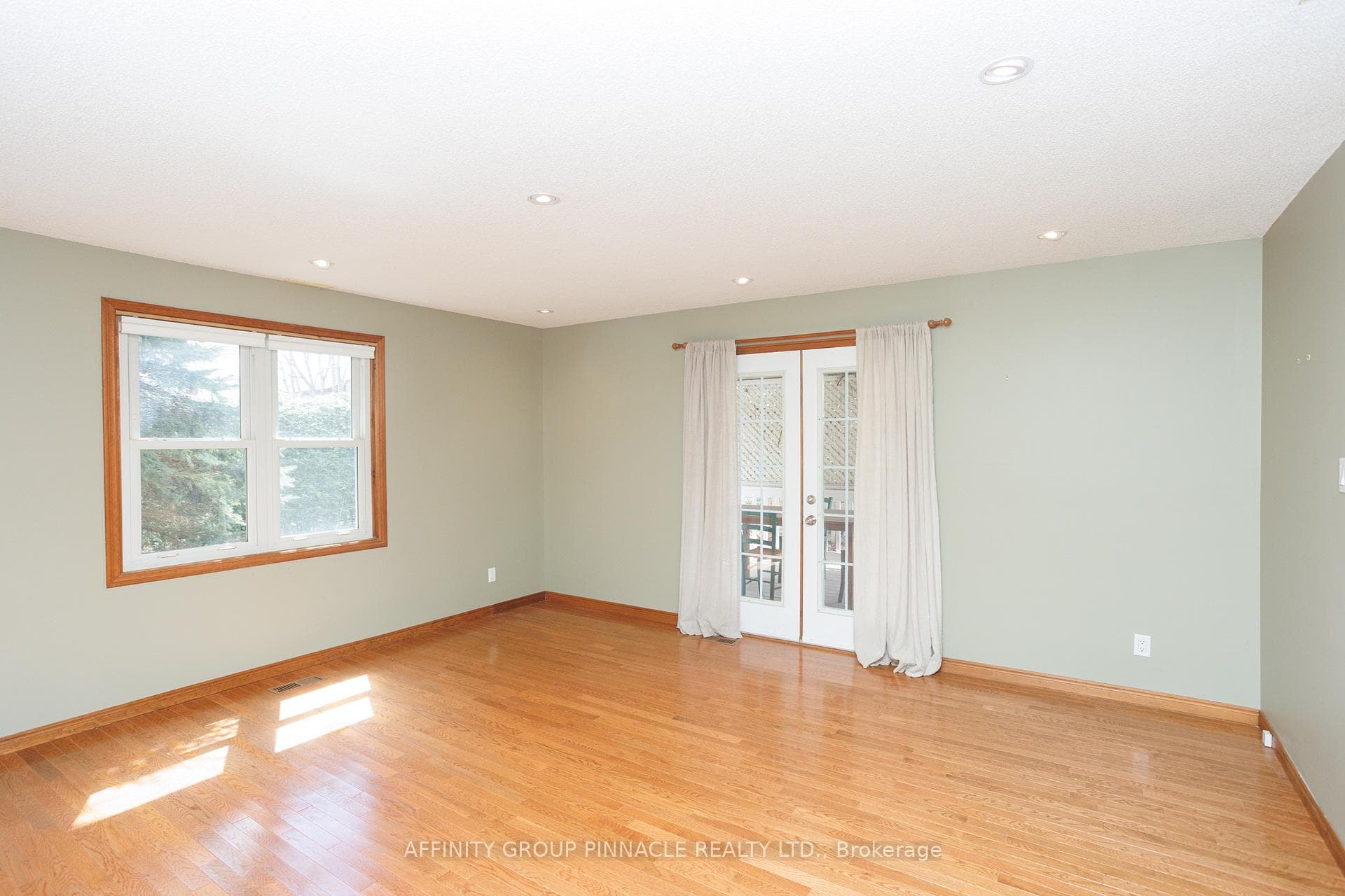 93 Glenelg Street photo 21