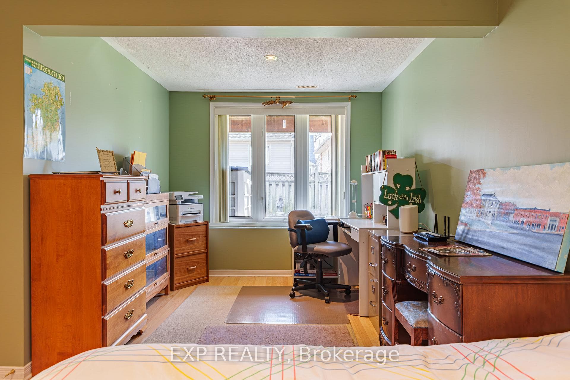 434 Moffatt Street photo 39