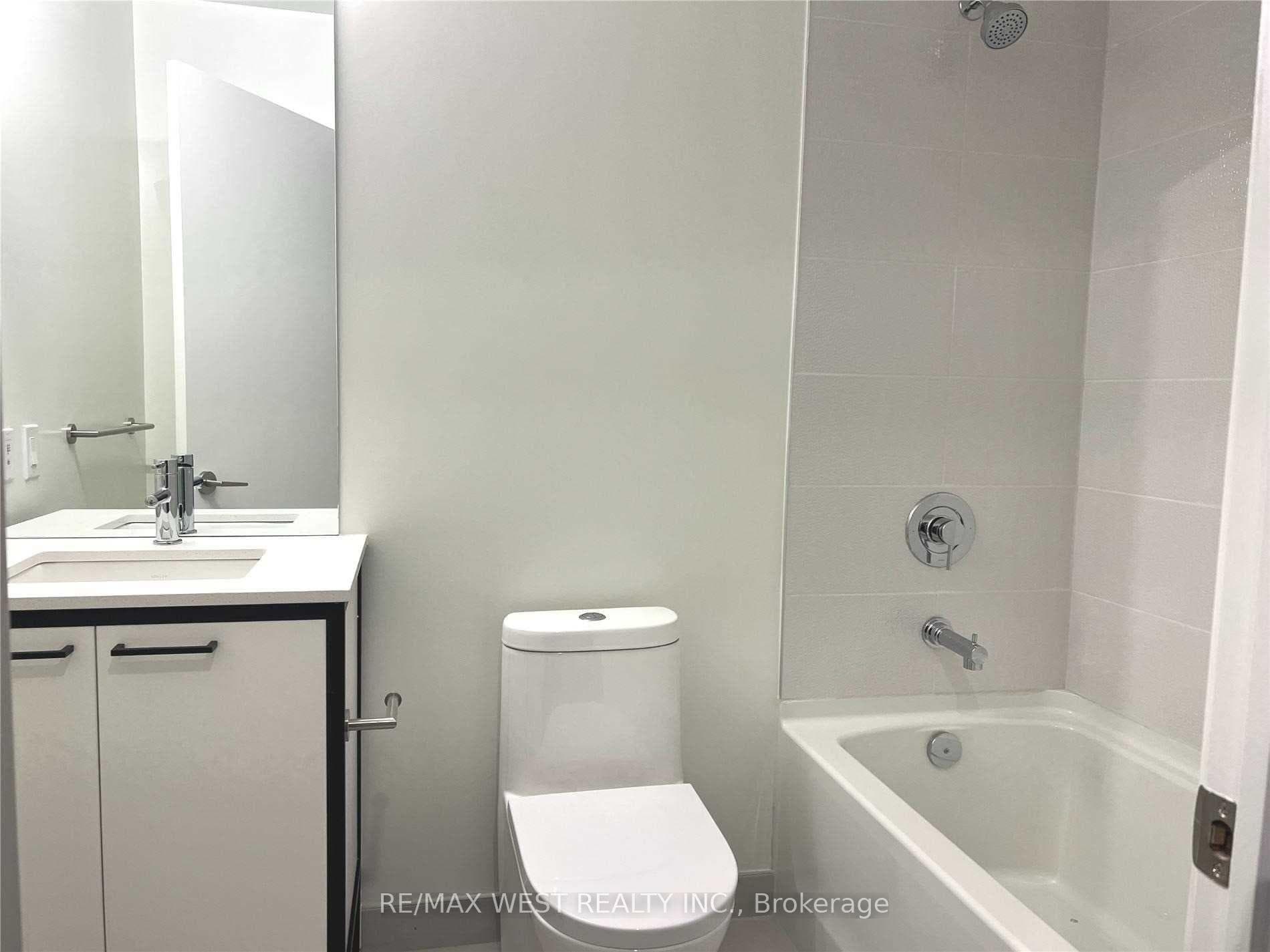 1808 St. Clair Avenue Unit 203 photo 11
