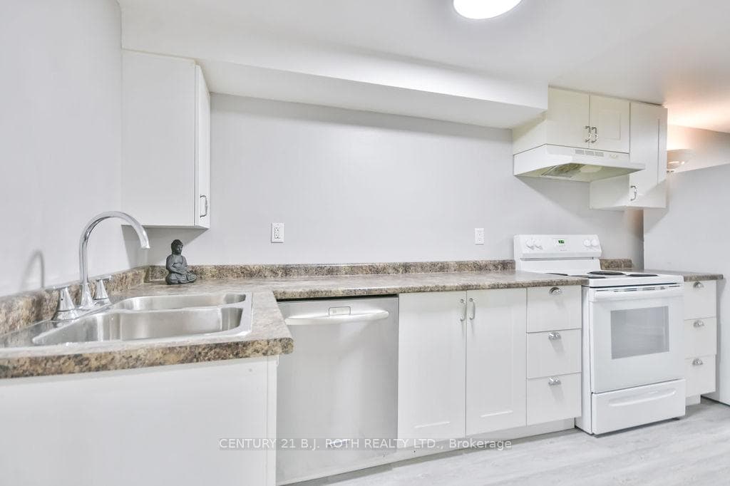 47 Stewart Avenue photo 24