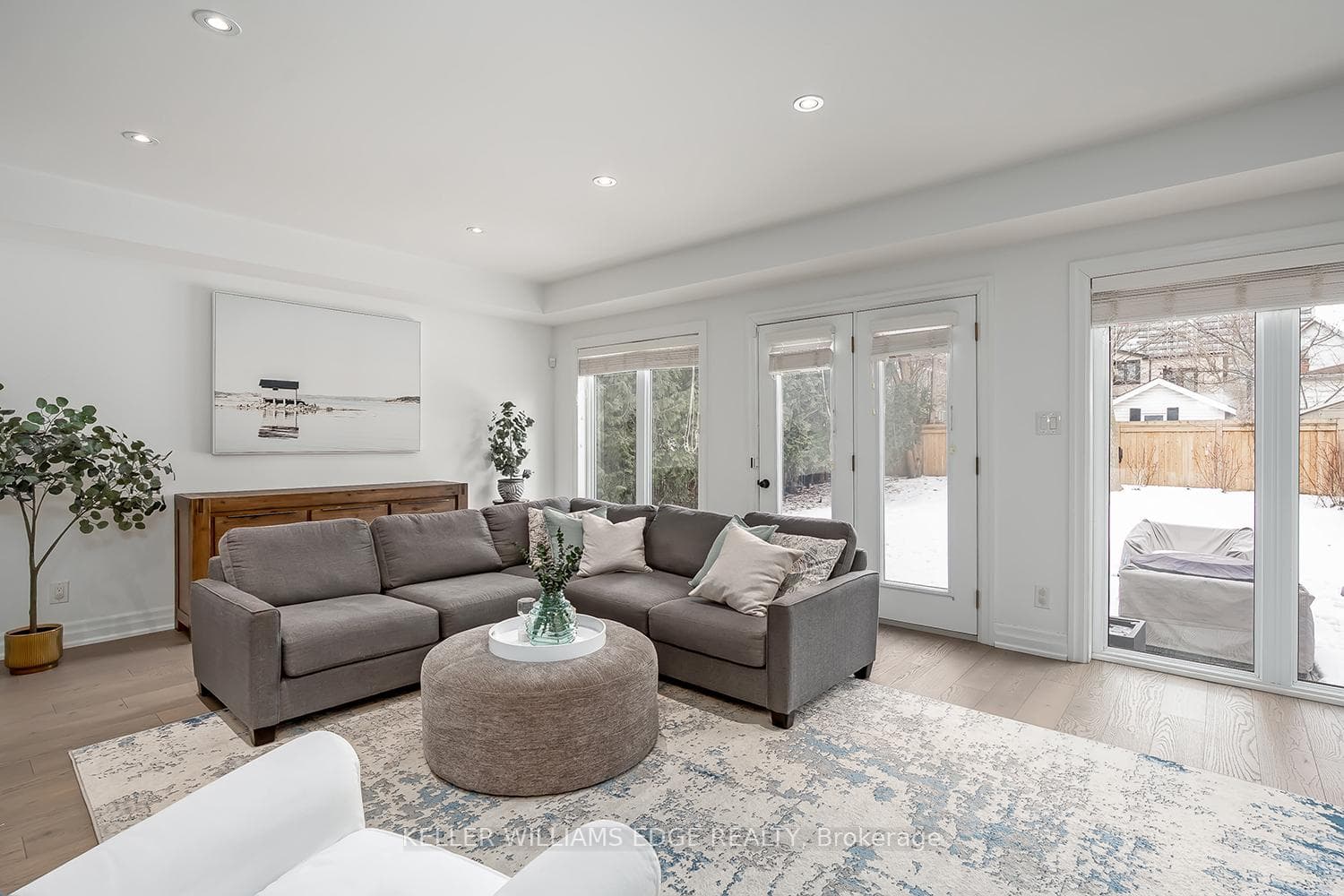 500 Burlington Avenue photo 17