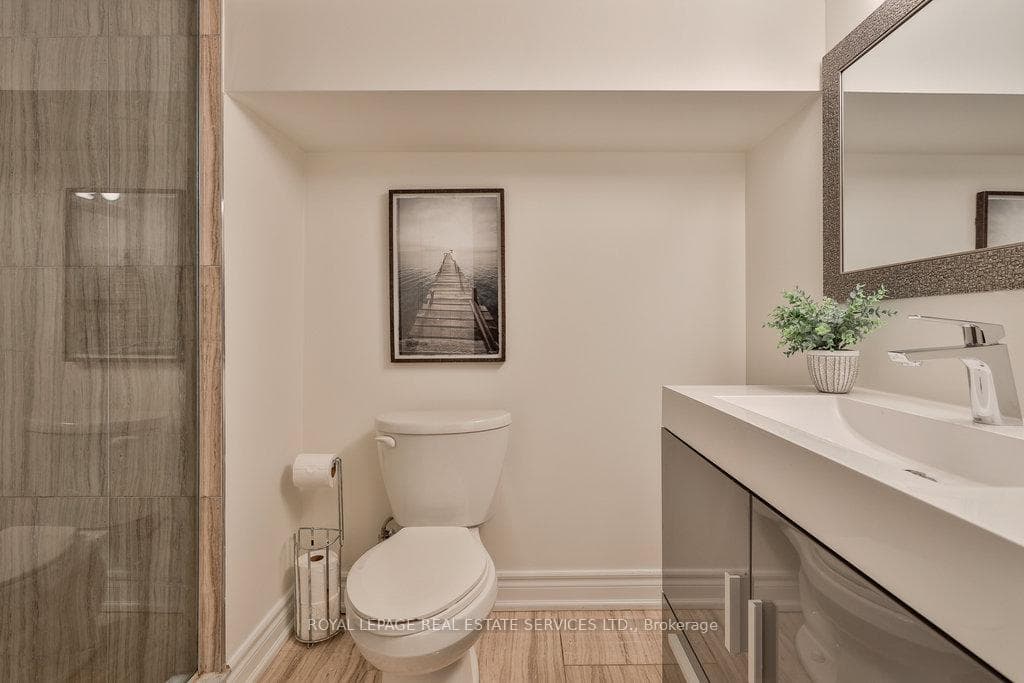 124 Coxwell Avenue photo 30