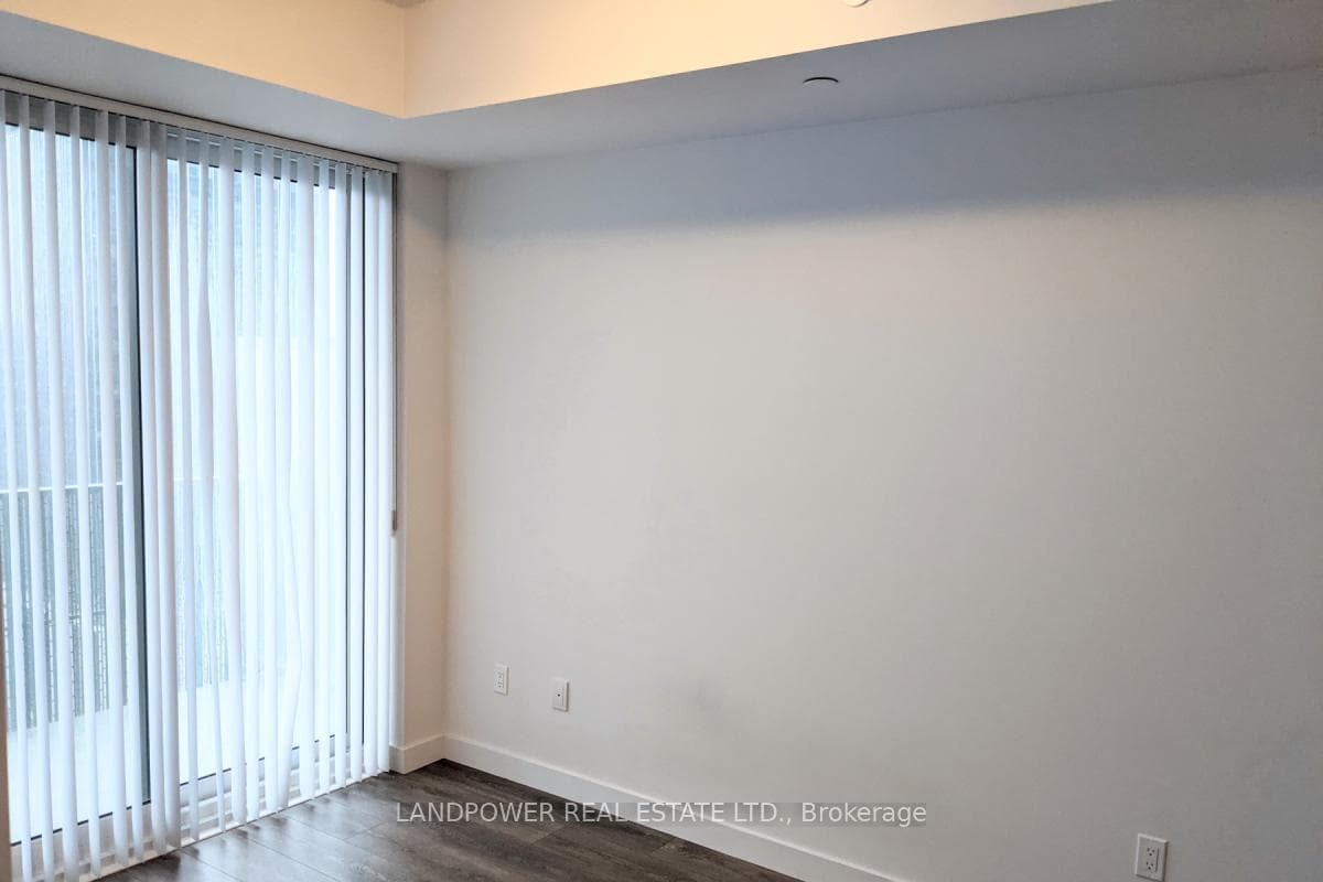 8 Eglinton Avenue Unit 701 photo 7