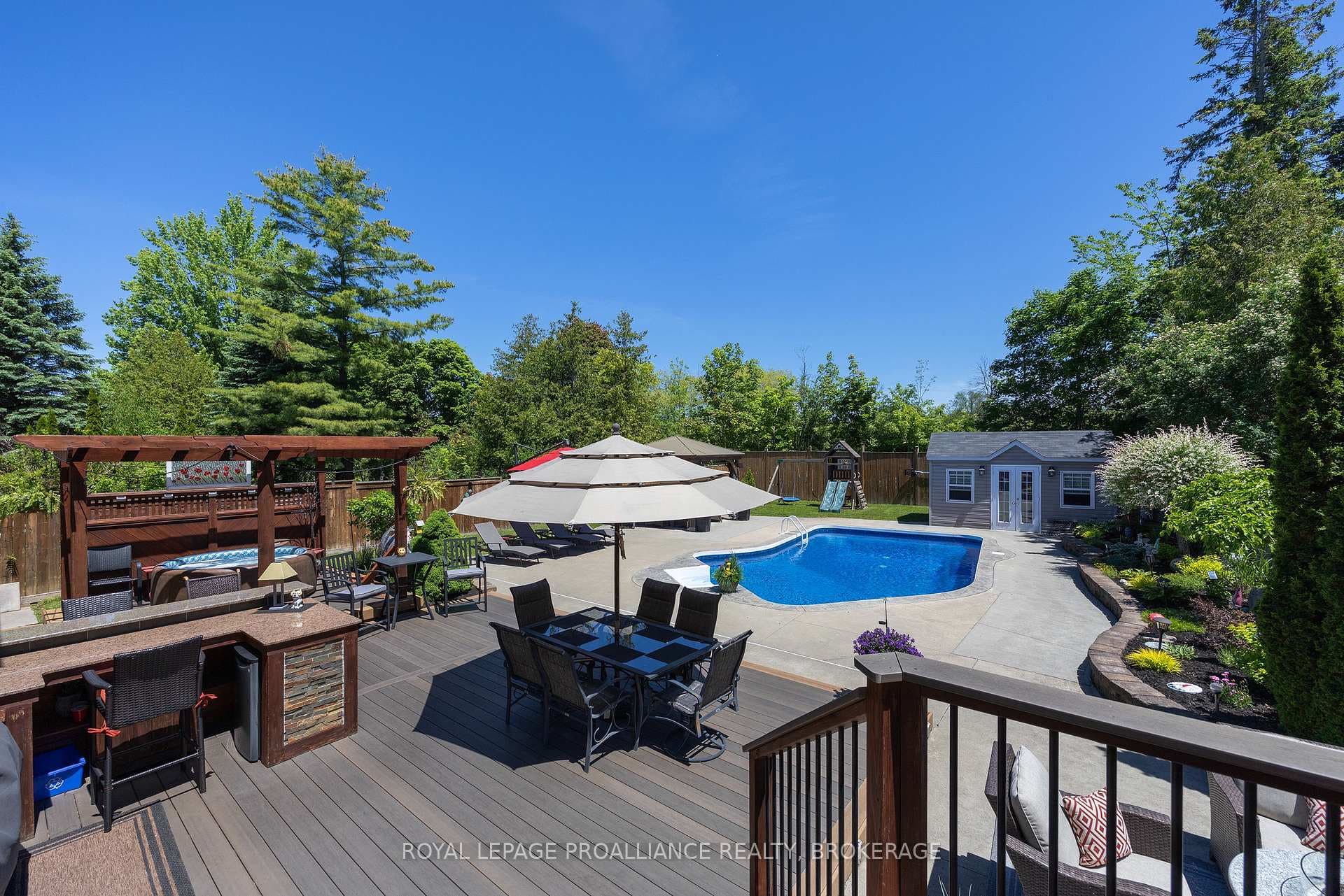 317 Avenue Road photo 13