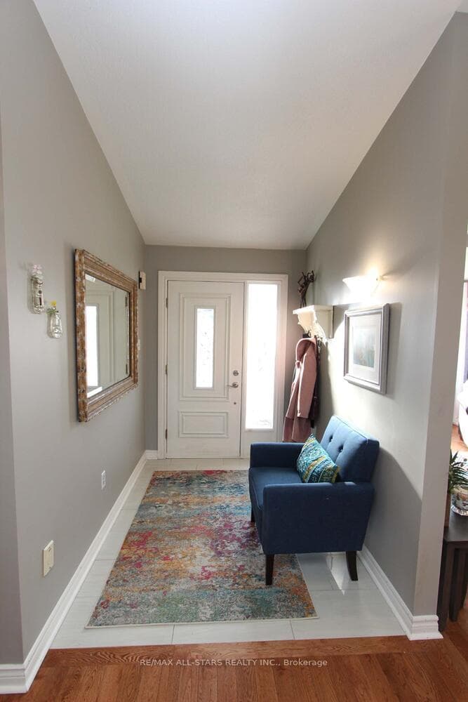 27 Hillview Drive photo 5