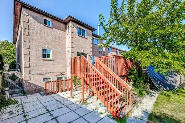 100 Sullivan Drive photo 39