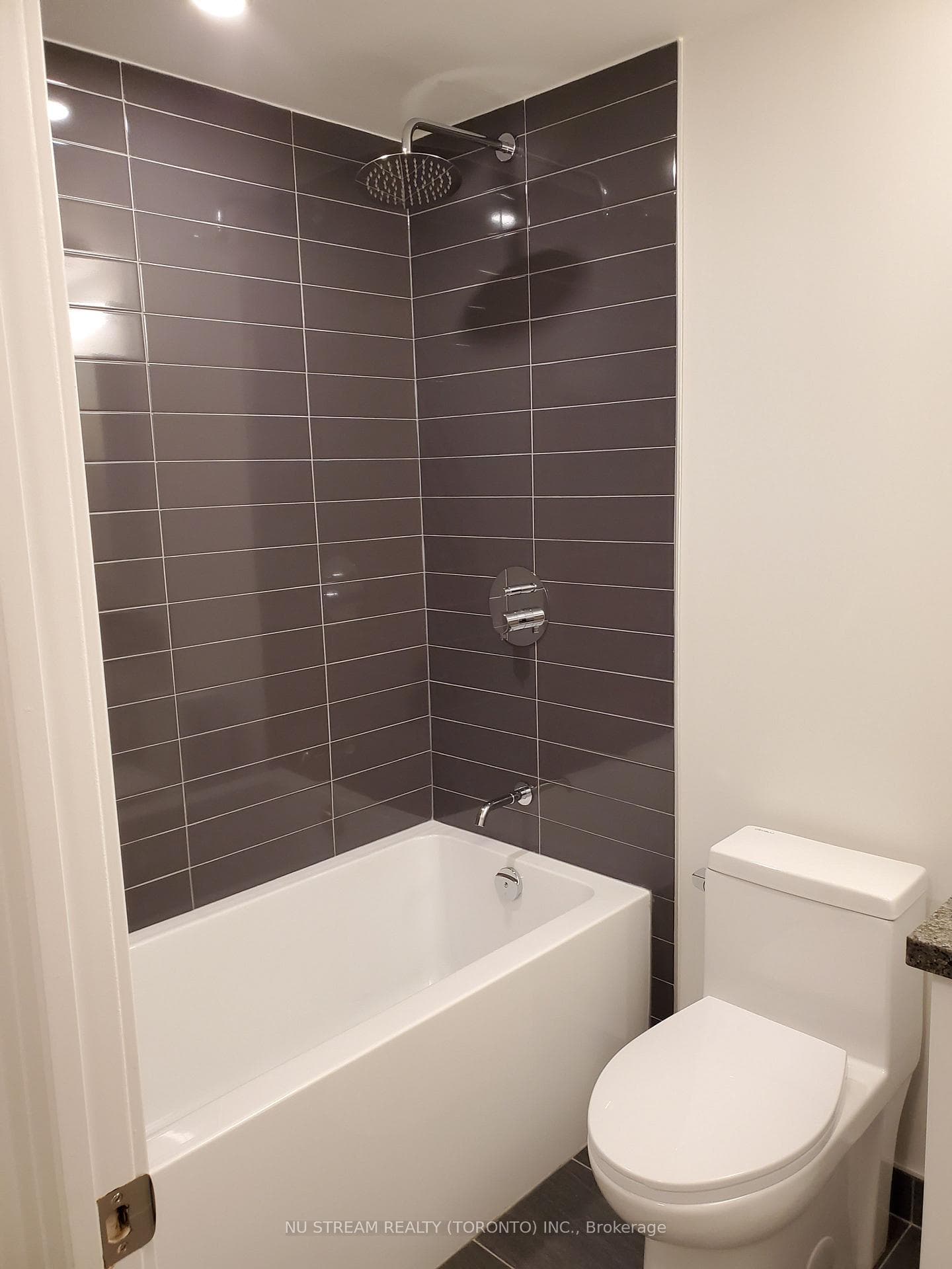 8868 Yonge Street Unit 201E photo 13