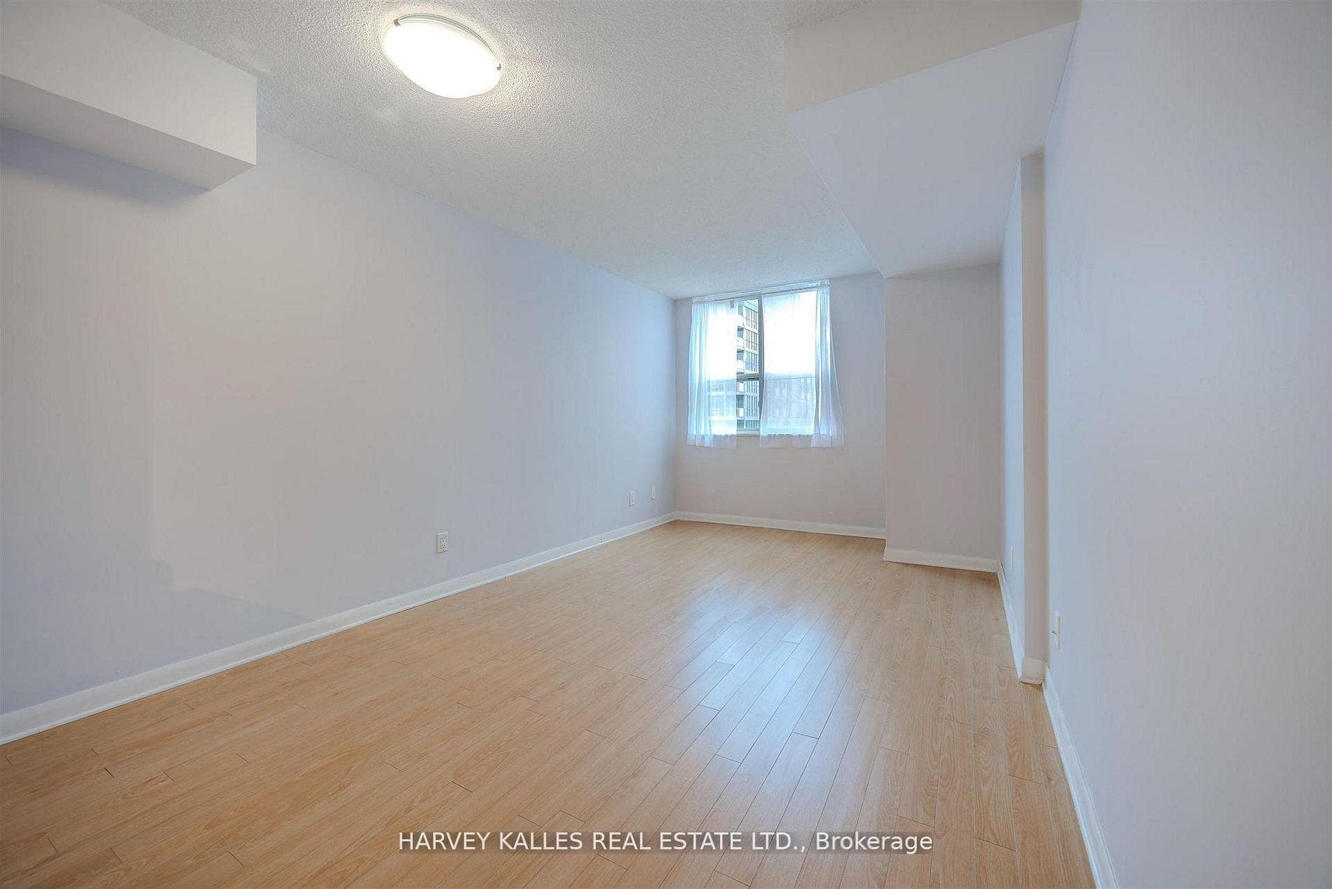 323 Richmond Street Unit 1405 photo 9