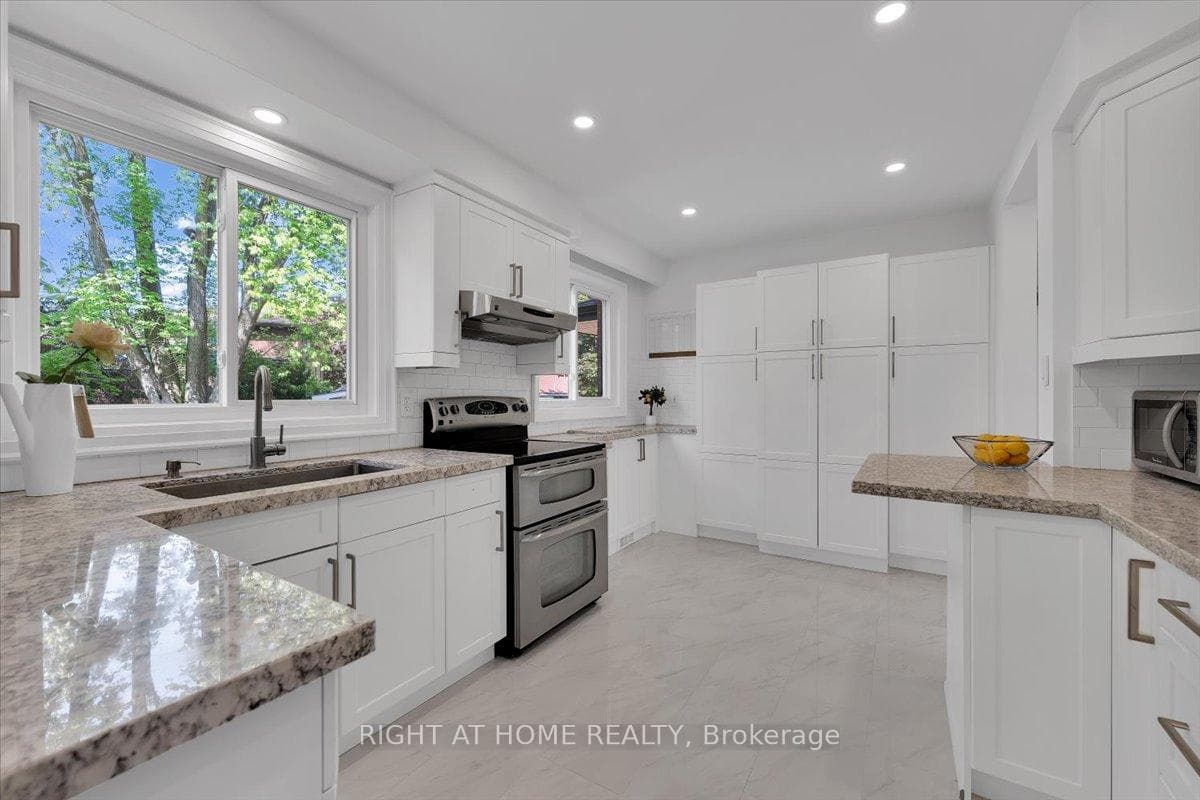 1108 Kipling Avenue photo 10