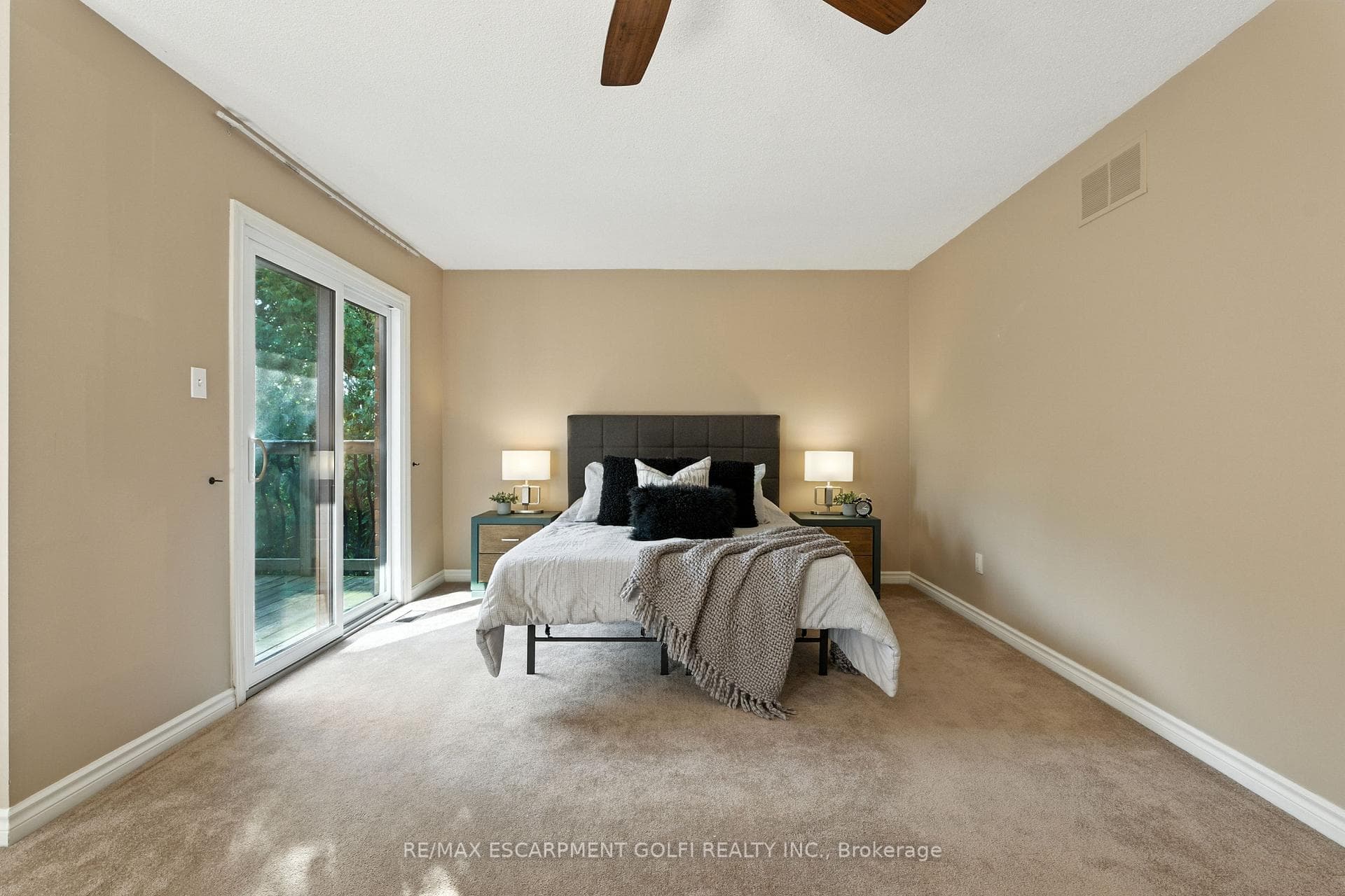 6 Renata Court photo 27