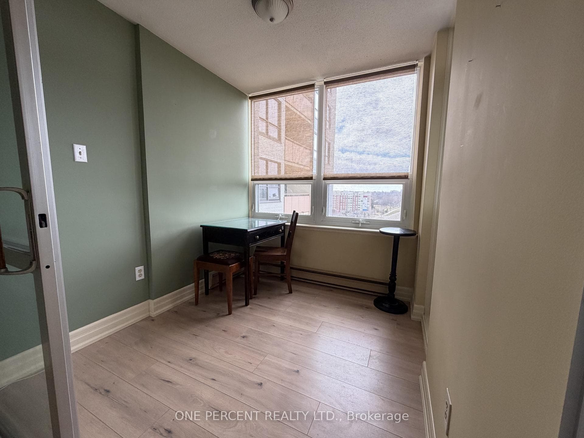 61 Richview Road Unit 1402 photo 9