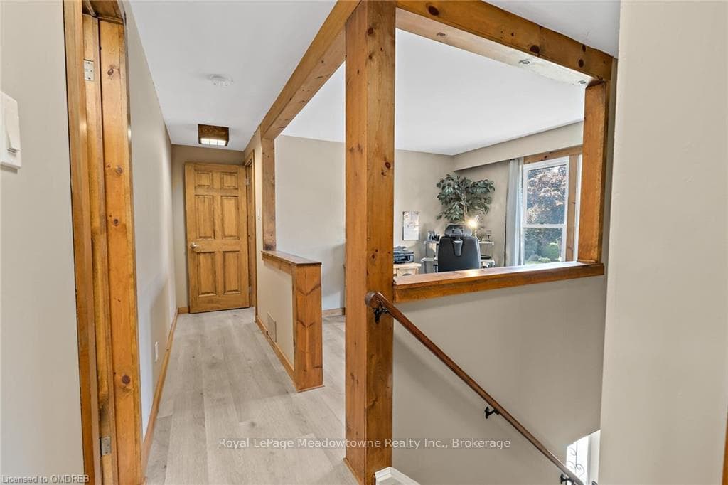 6 BAYLOR Crescent photo 14