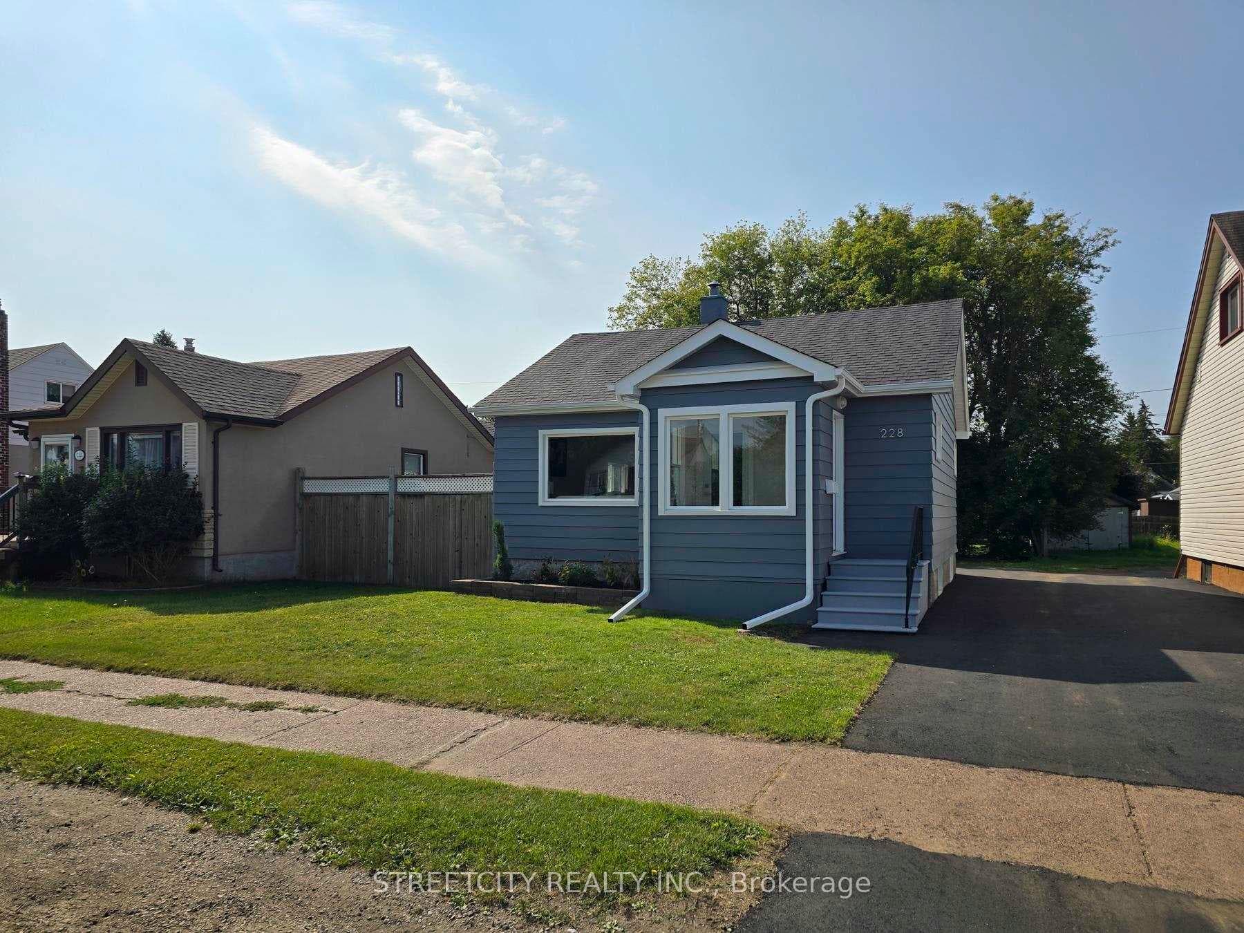 228 Christina Street photo 2