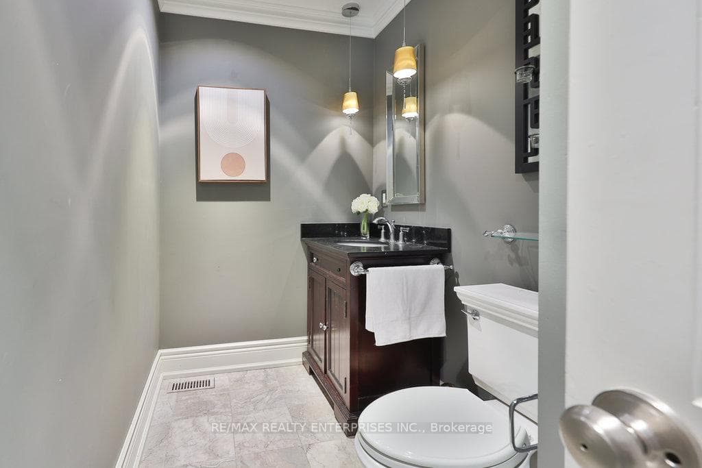 11 Woodford Park Road photo 14