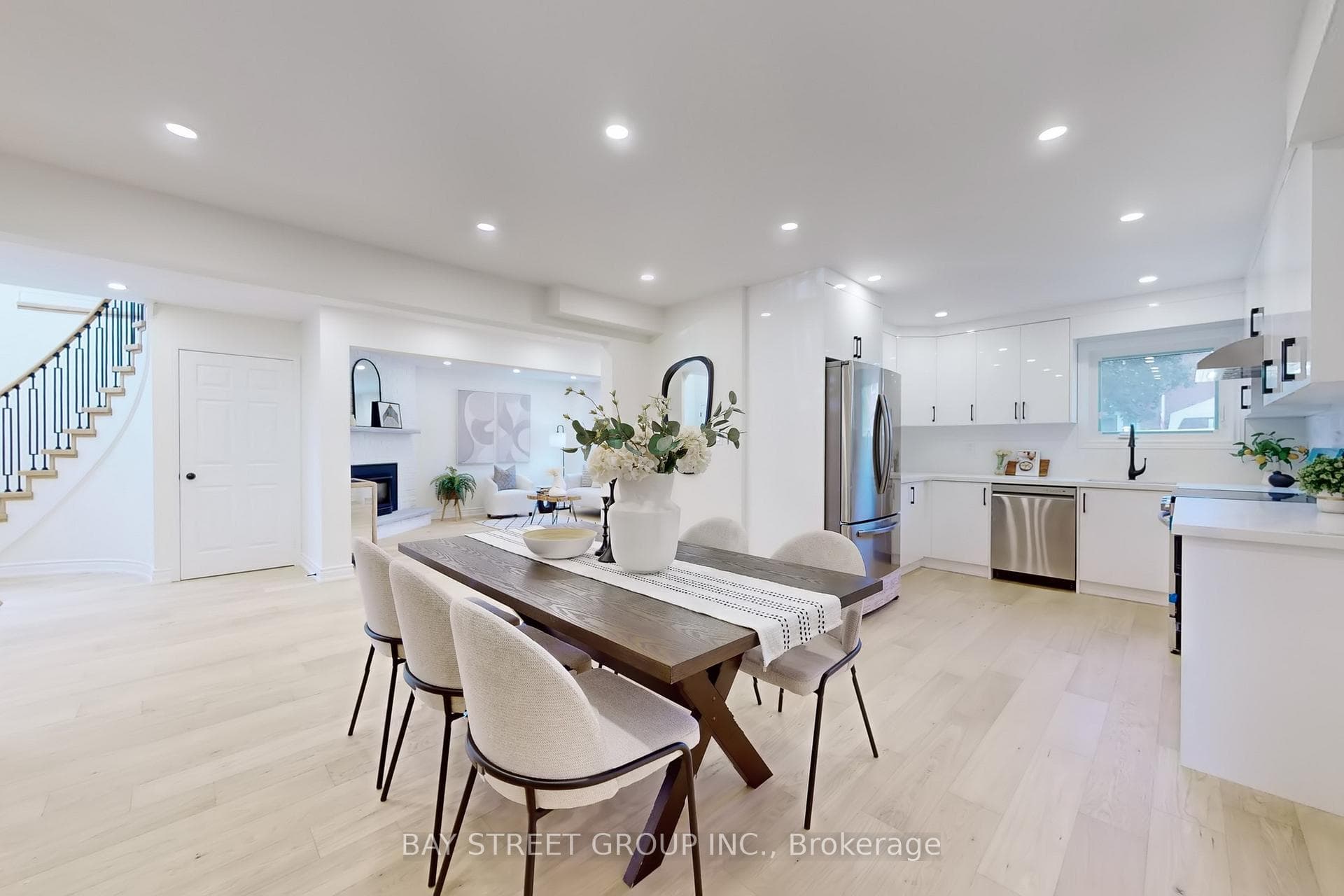 19 Mantell Crescent photo 8