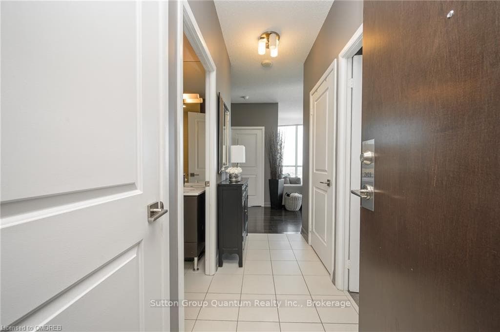 205 SHERWAY GARDENS Road Unit 2409 photo 4