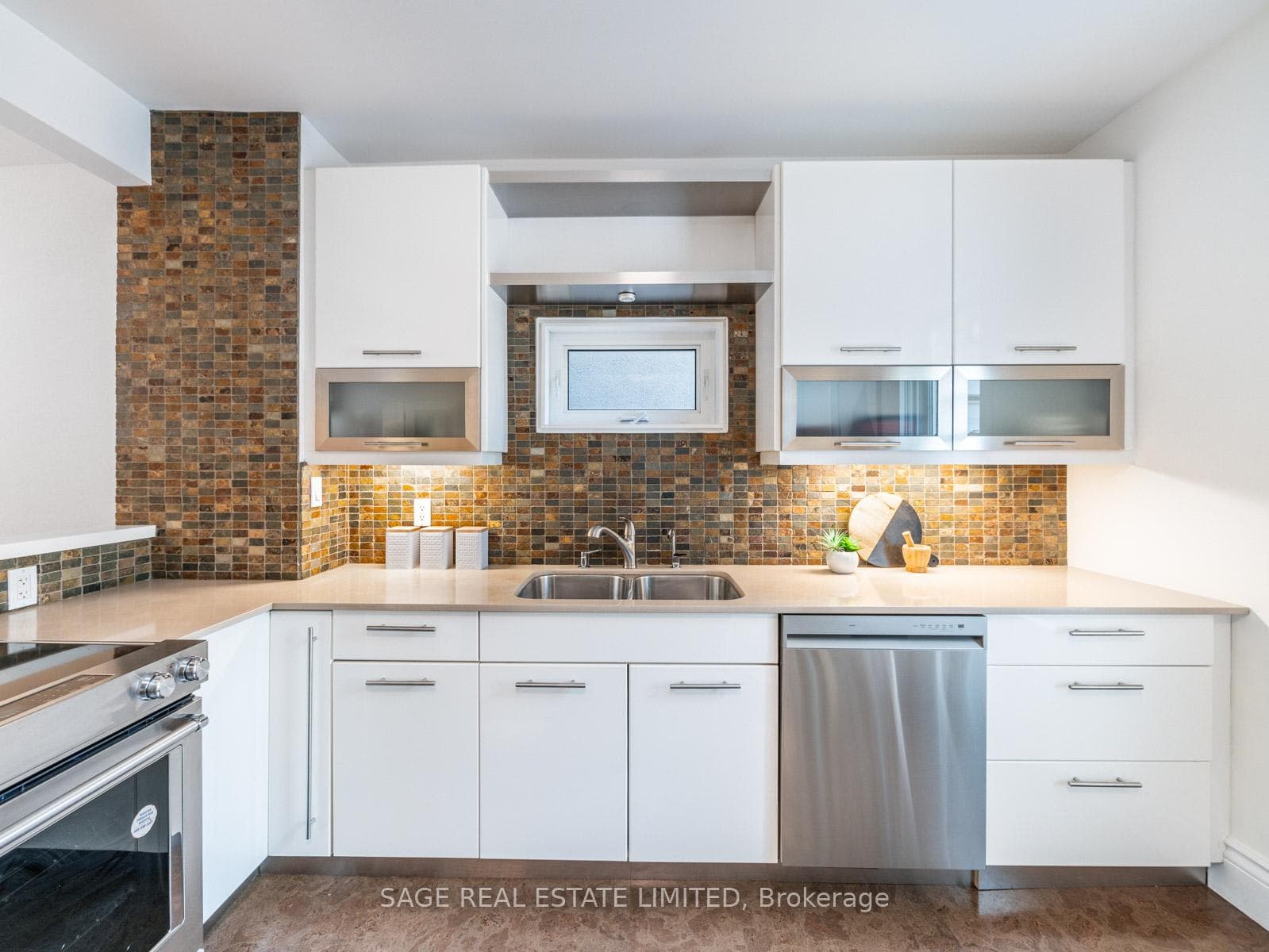 12 Ravina Crescent photo 13