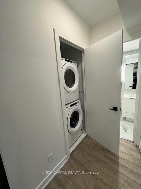 327 King Street Unit 1405 photo 6